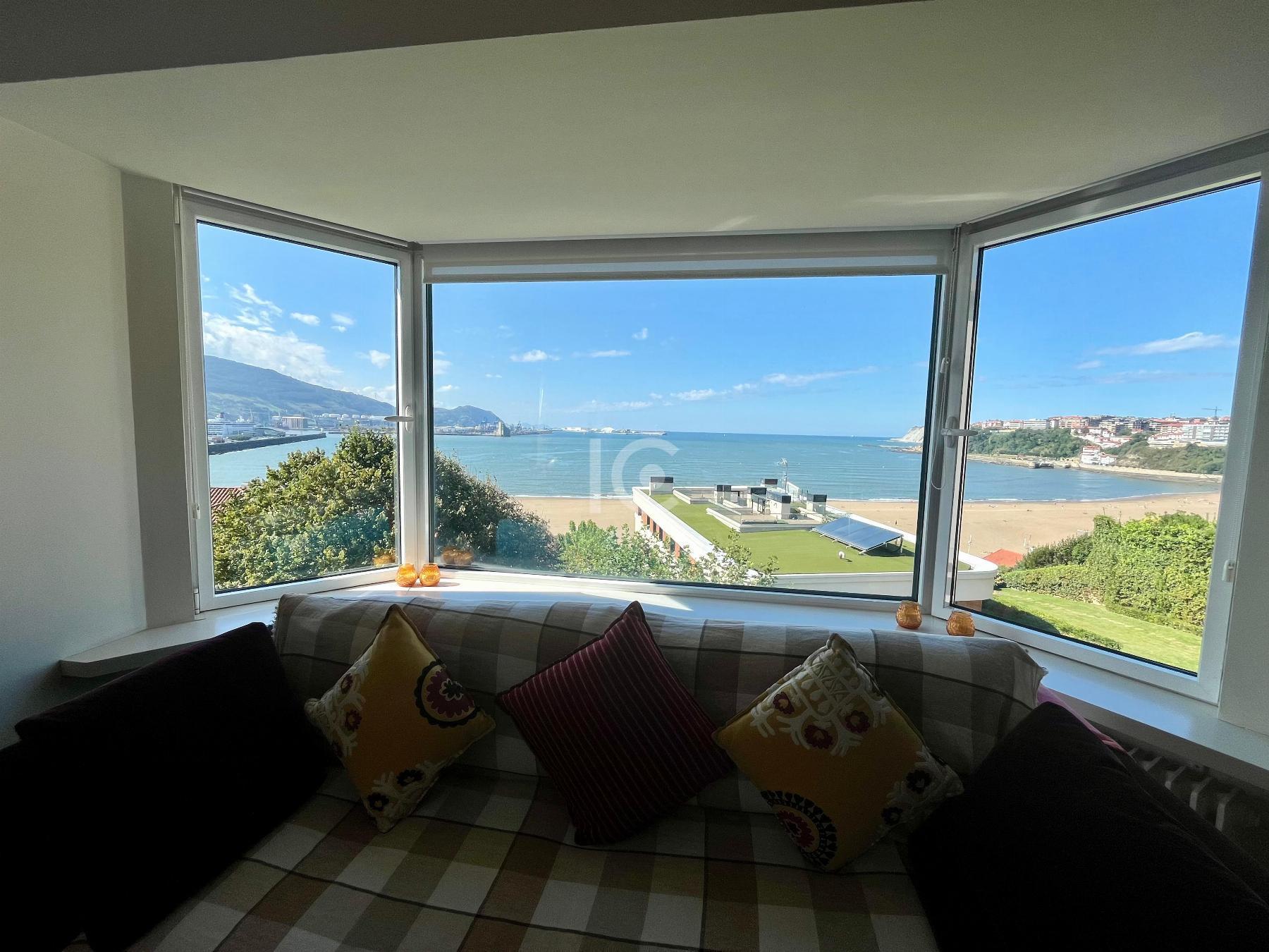 For sale of duplex in Getxo