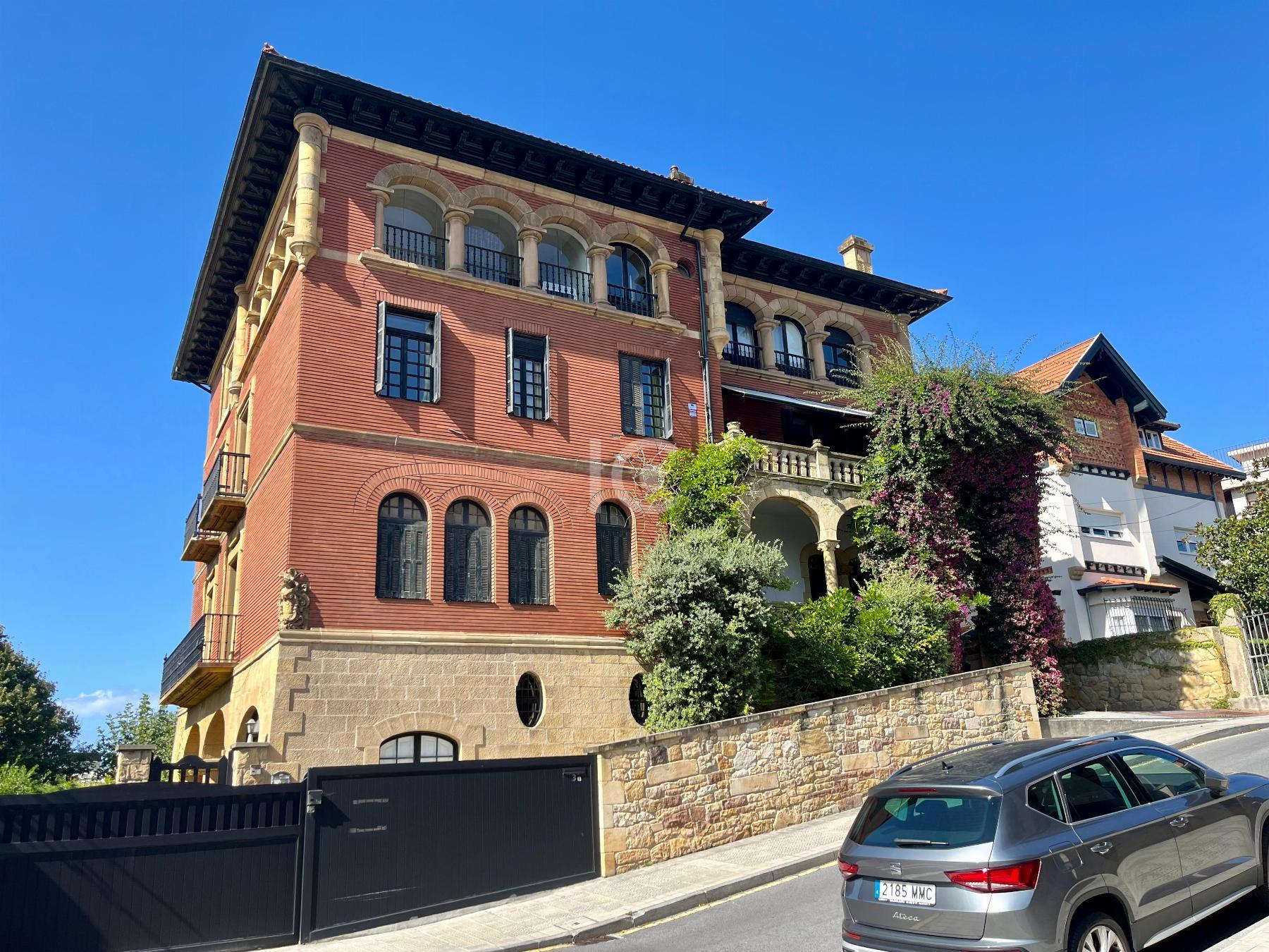 For sale of duplex in Getxo