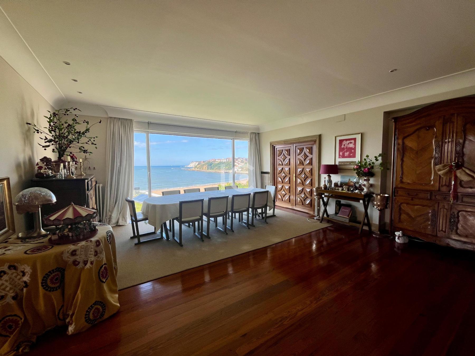 For sale of duplex in Getxo