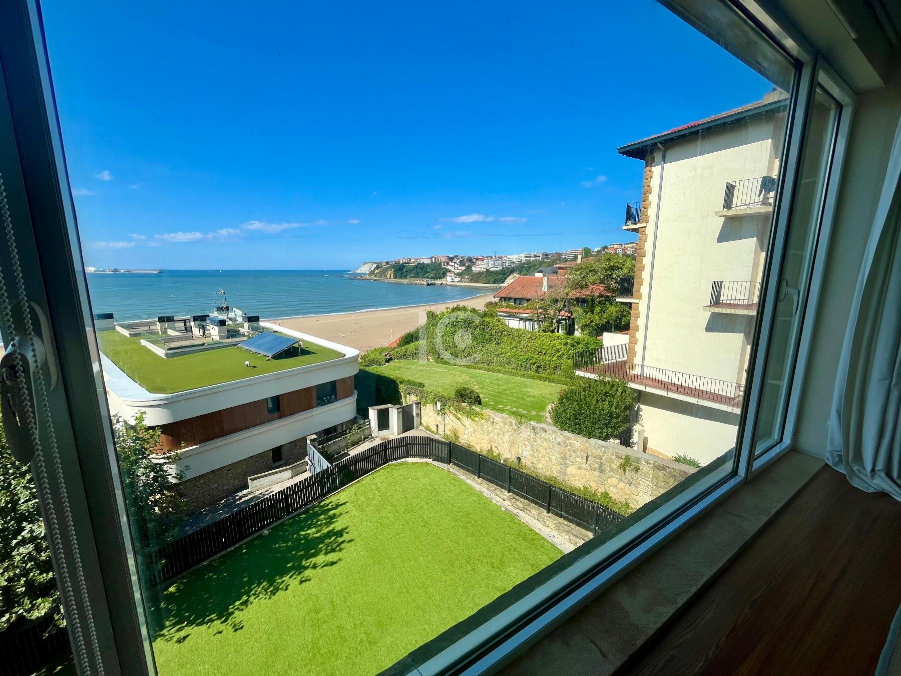 For sale of duplex in Getxo