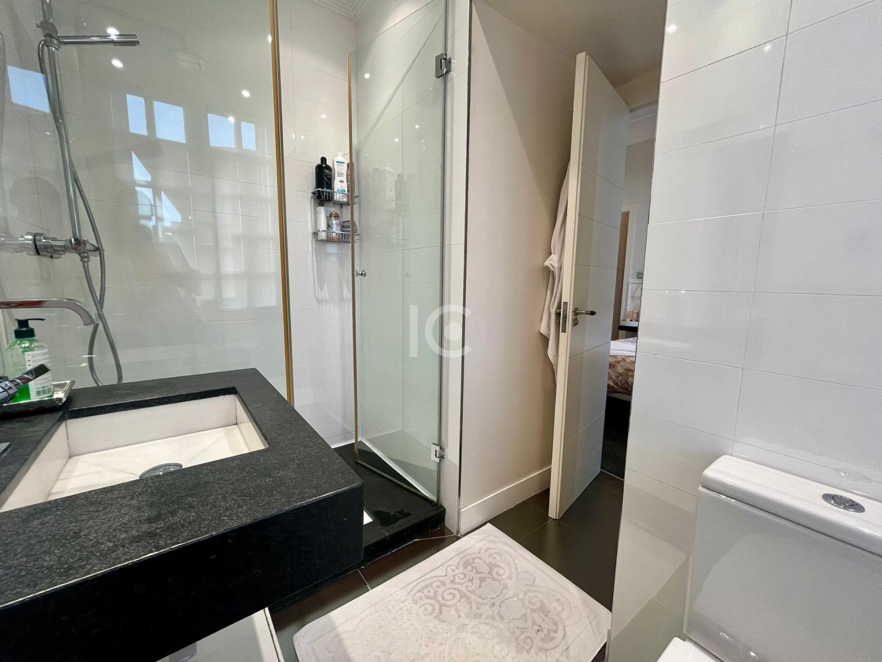 For sale of duplex in Getxo
