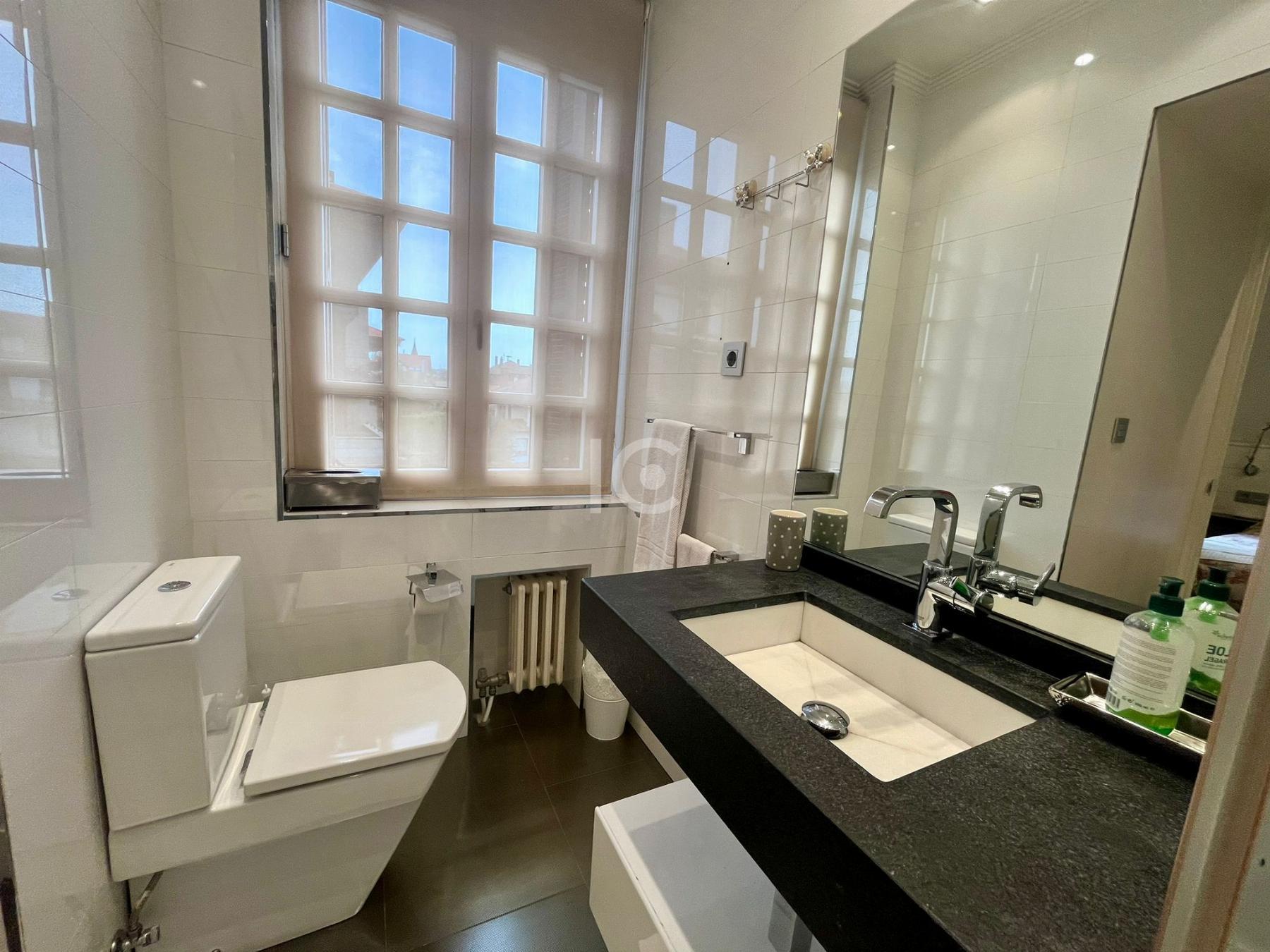 For sale of duplex in Getxo