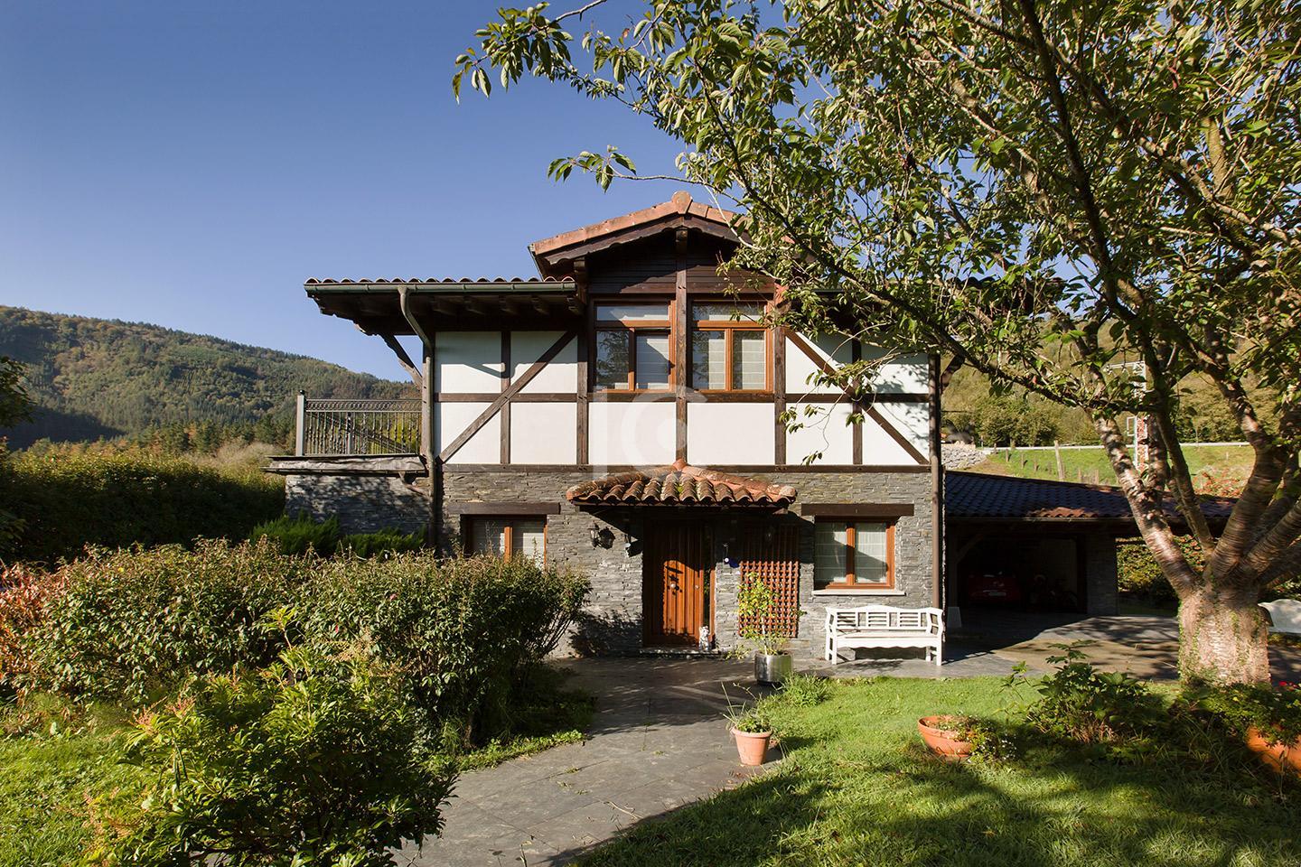 For sale of chalet in Zeanuri