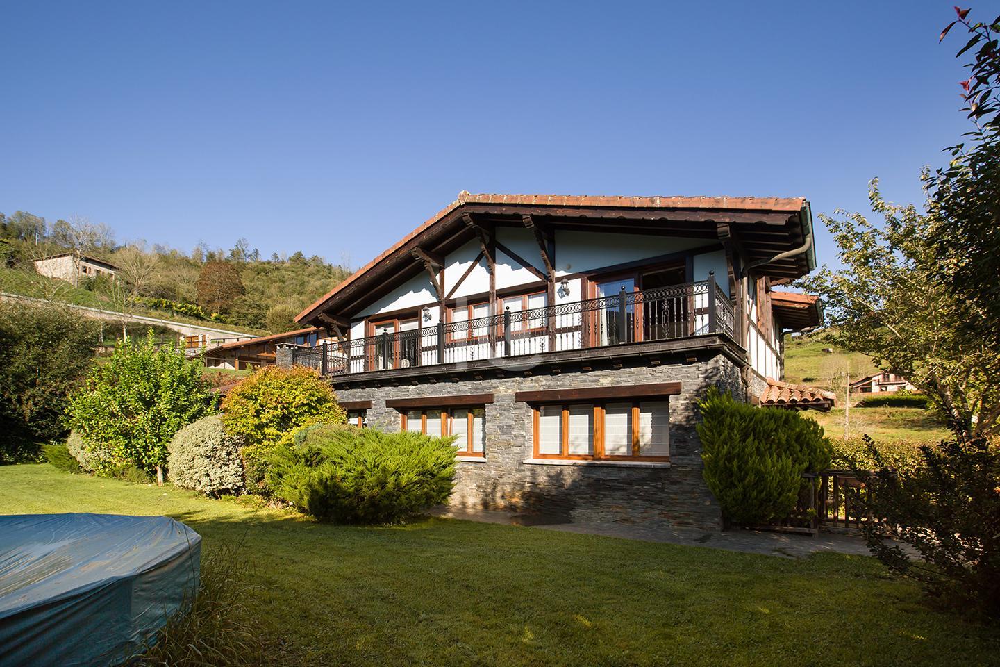 For sale of chalet in Zeanuri
