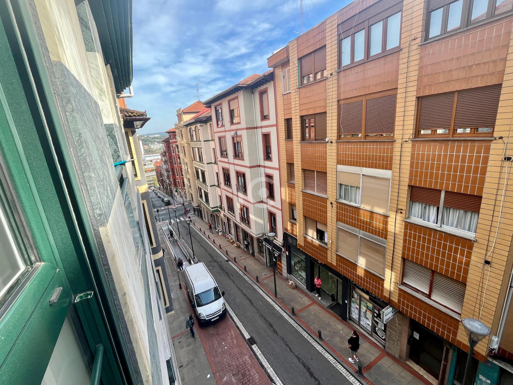For sale of flat in Sestao