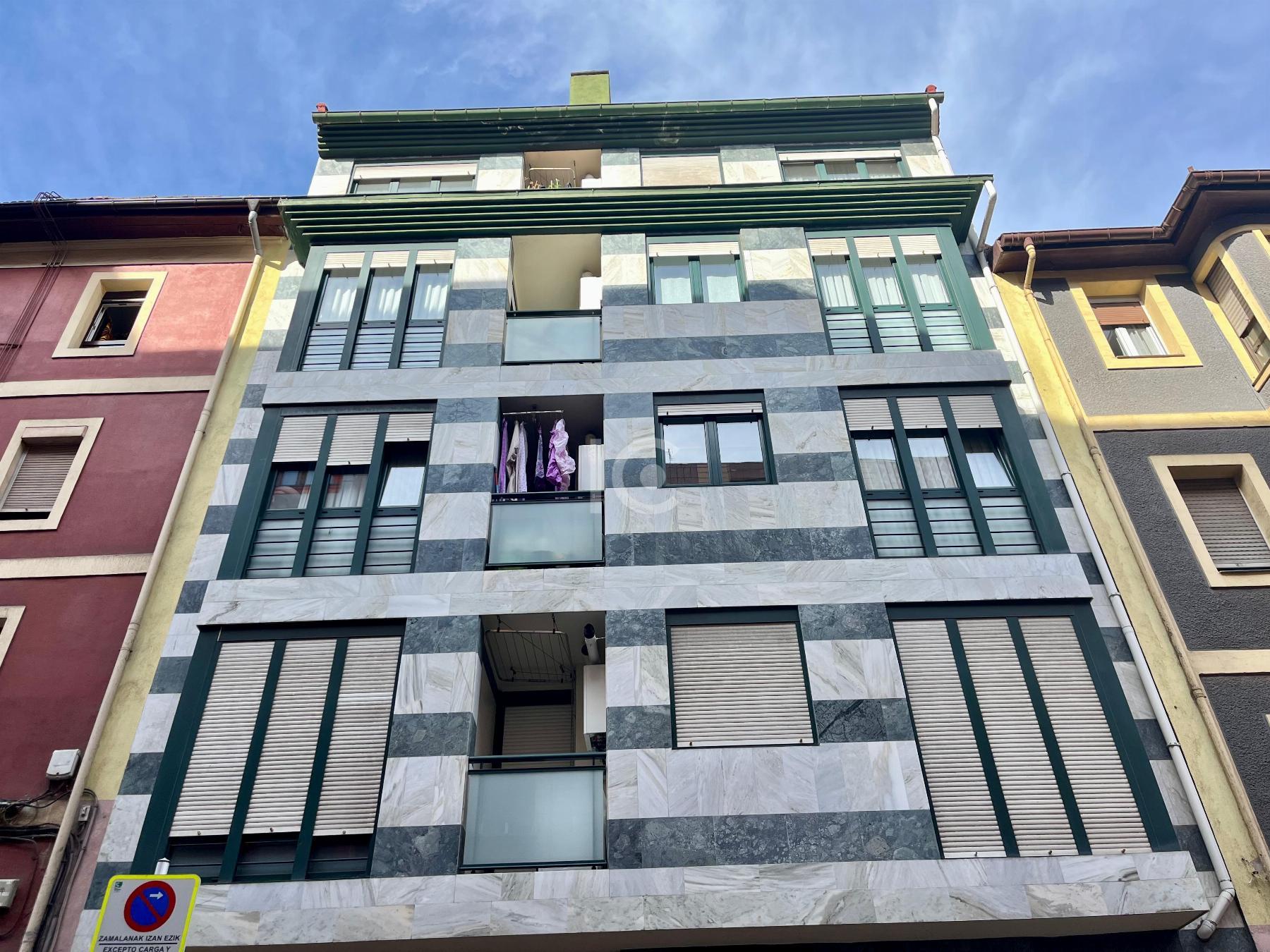 For sale of flat in Sestao
