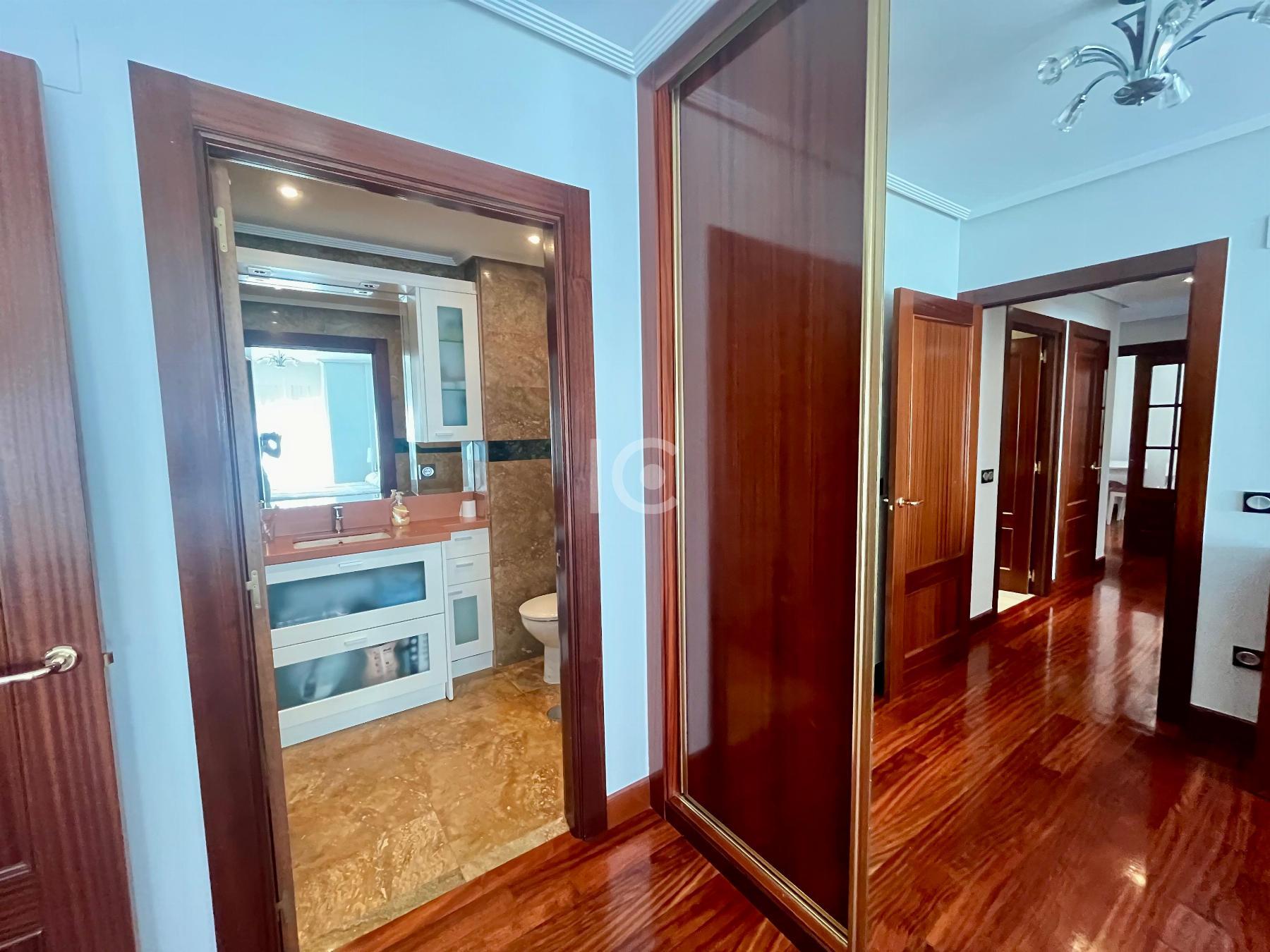 For sale of flat in Sestao