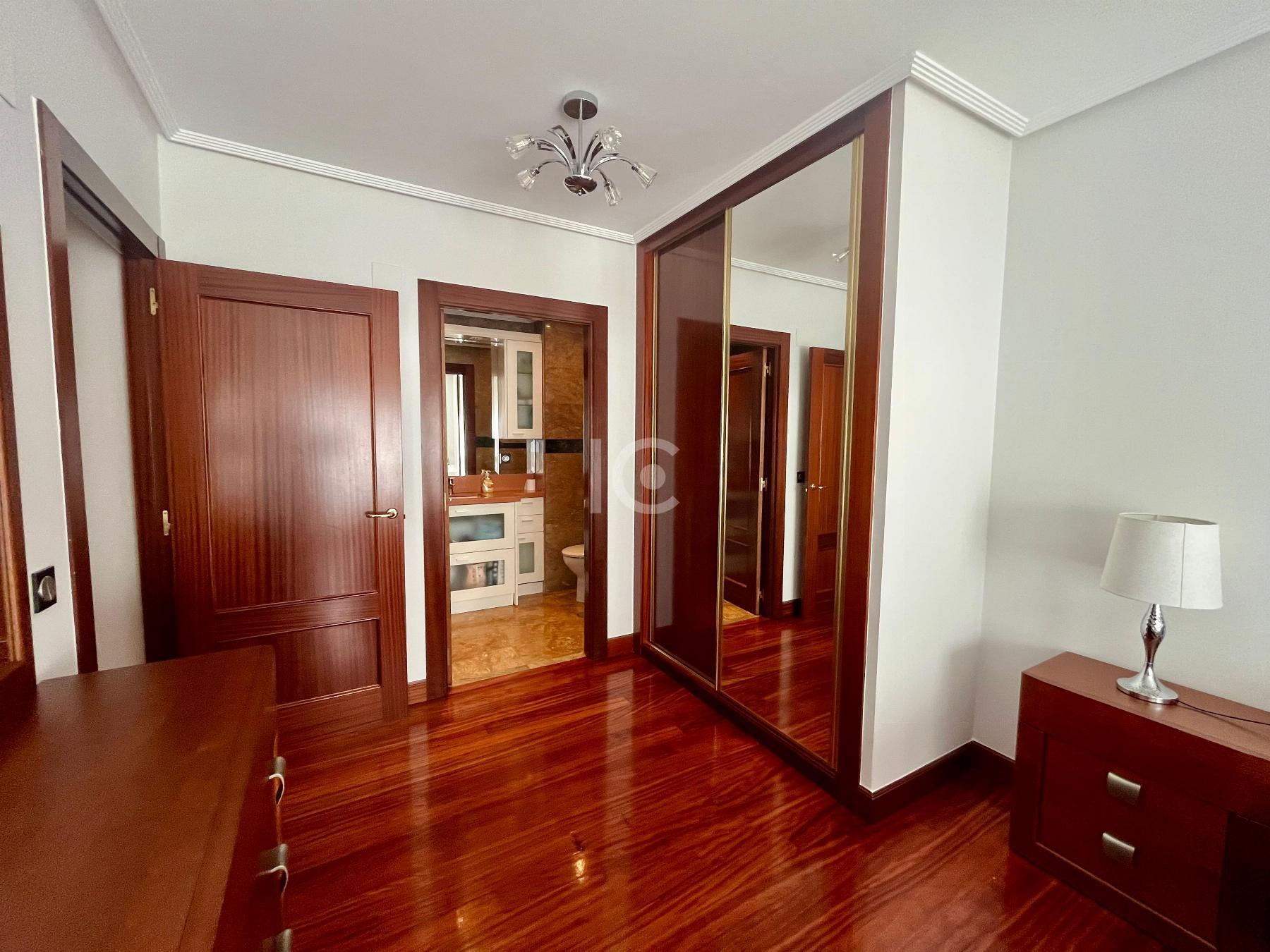For sale of flat in Sestao