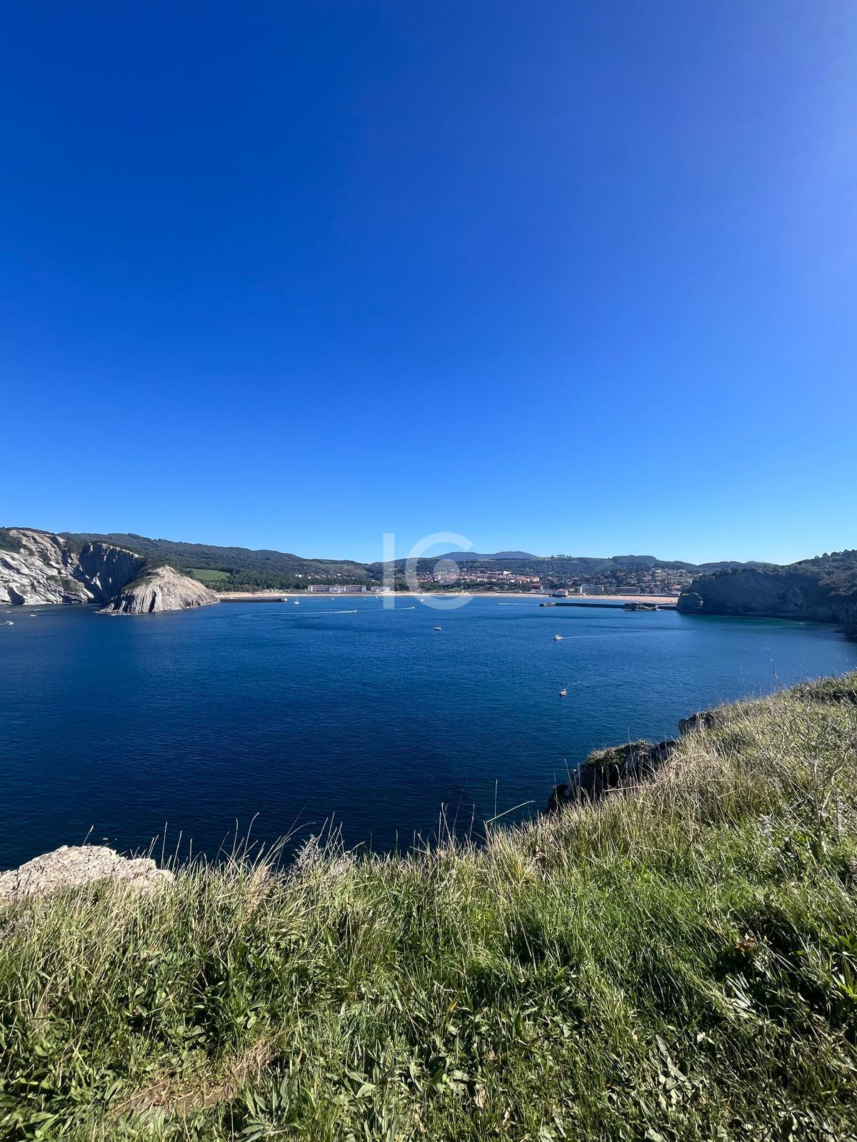 For sale of land in Plentzia