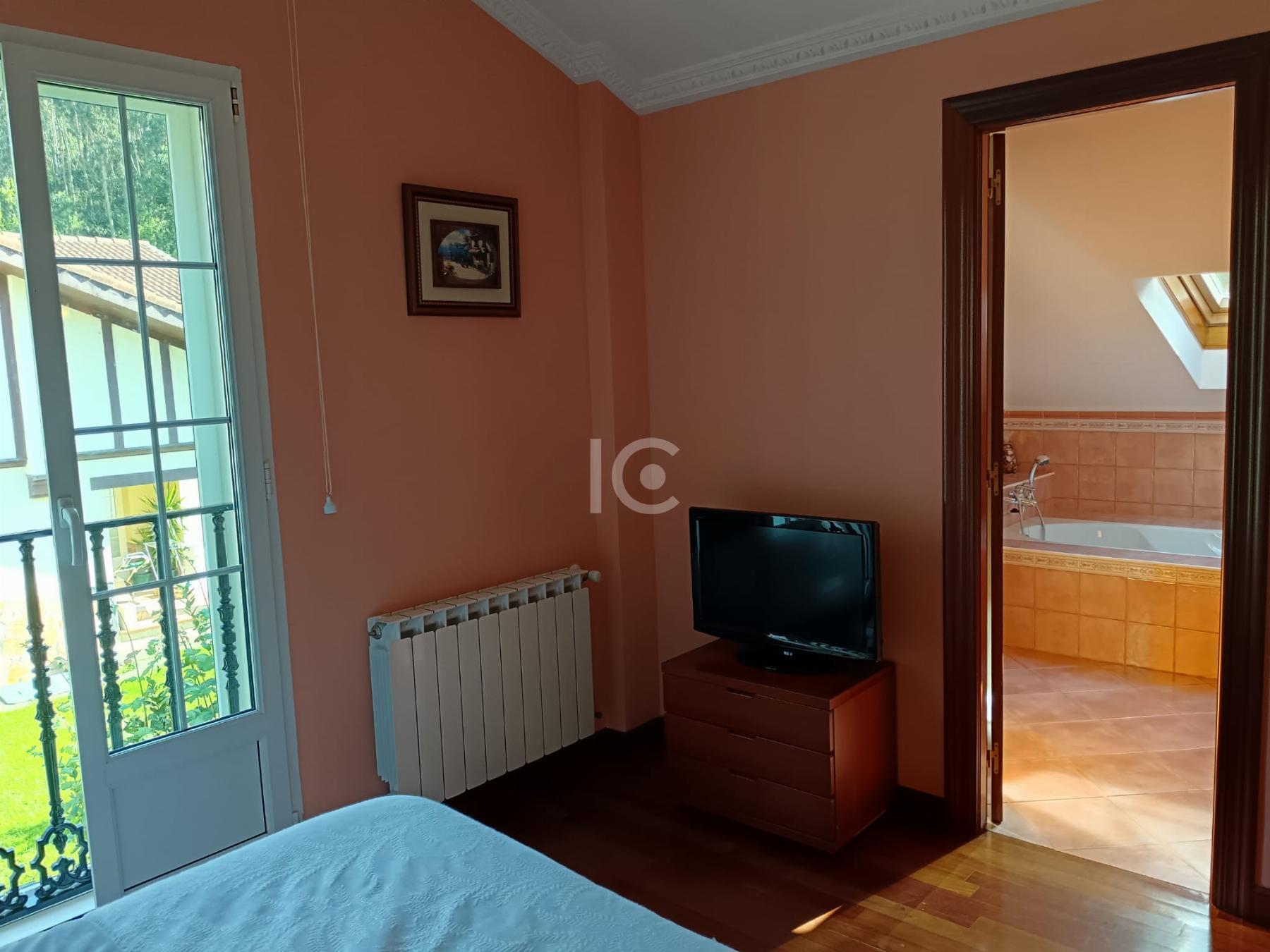 For sale of chalet in Castro-Urdiales