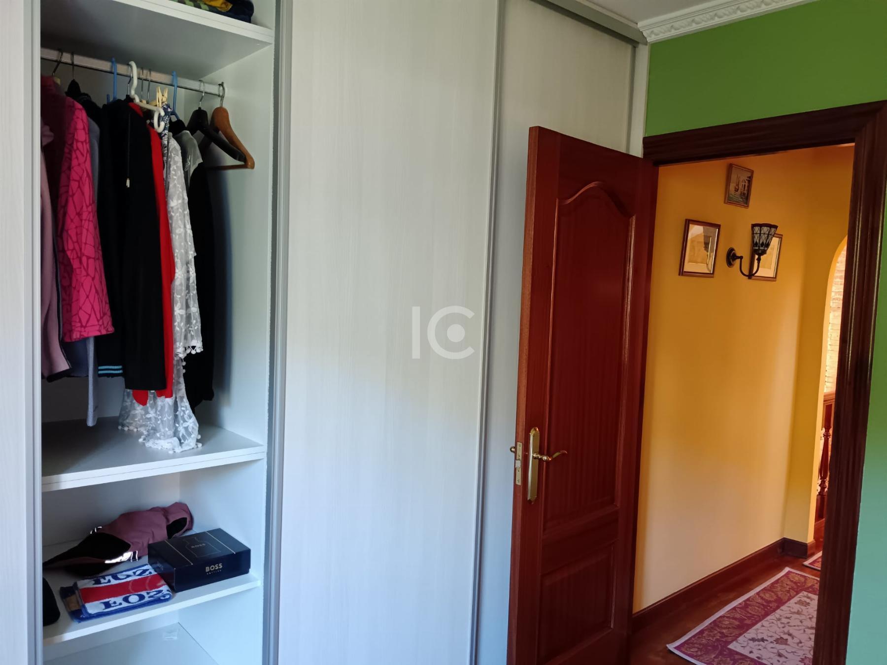 For sale of chalet in Castro-Urdiales