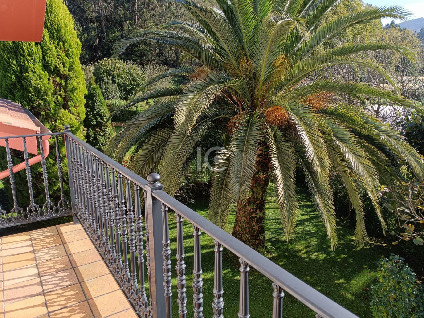 For sale of chalet in Castro-Urdiales