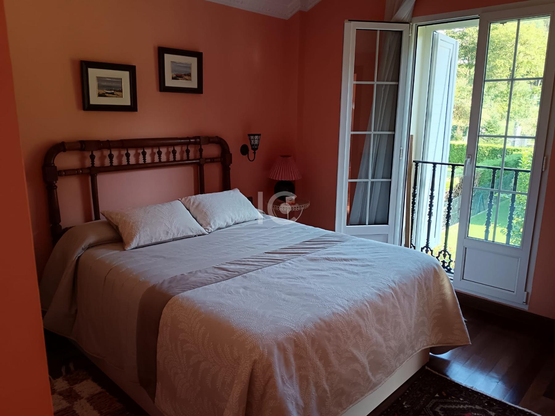 For sale of chalet in Castro-Urdiales