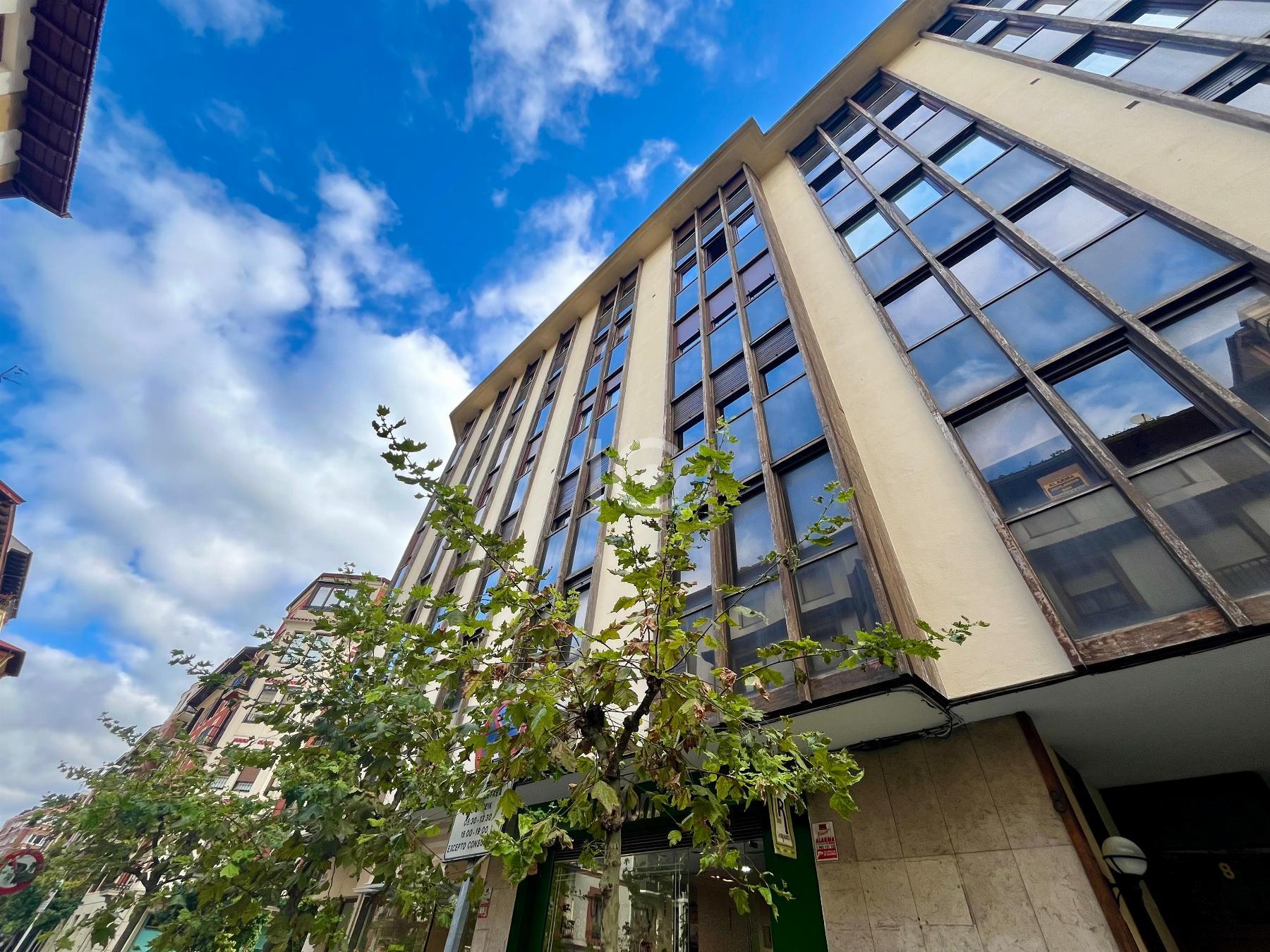 For sale of flat in Getxo