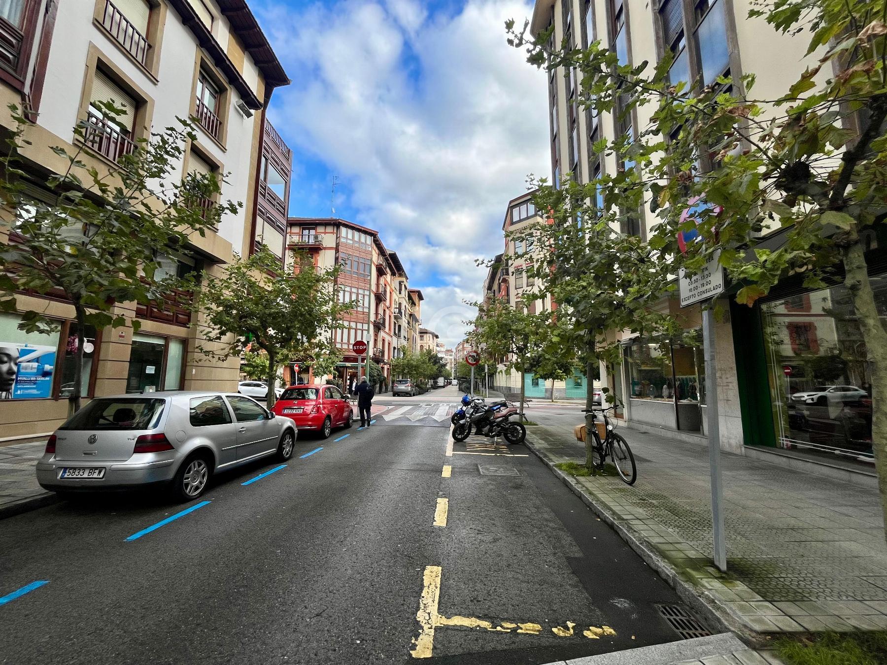 For sale of flat in Getxo