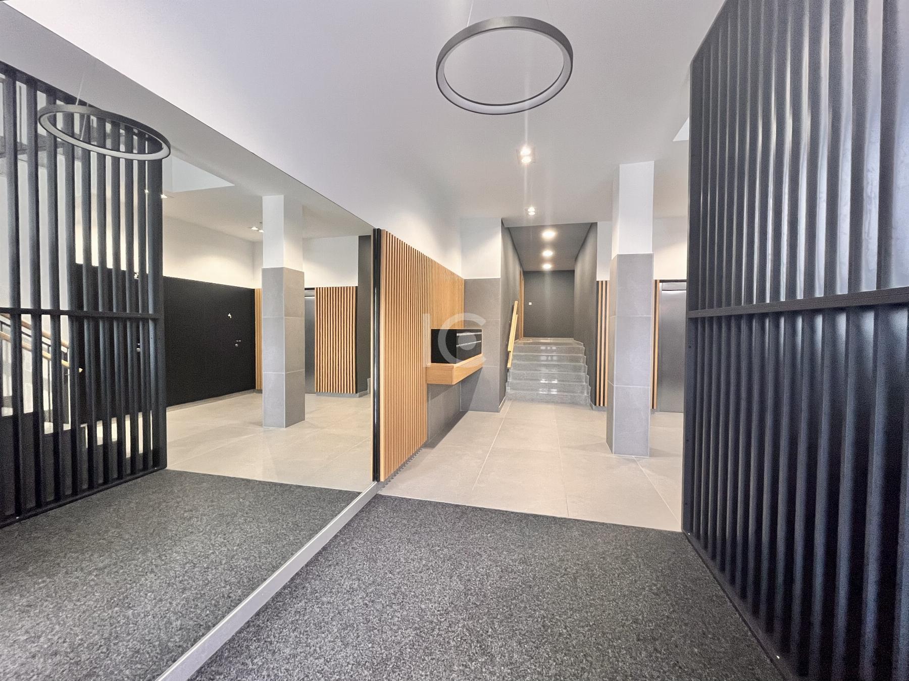 Entry/Exit