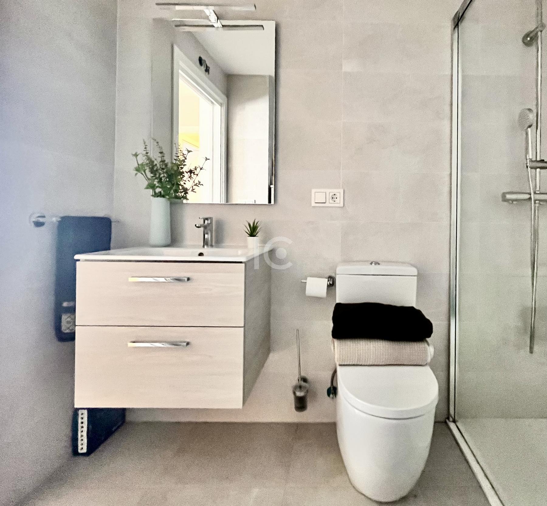 Suite bathroom