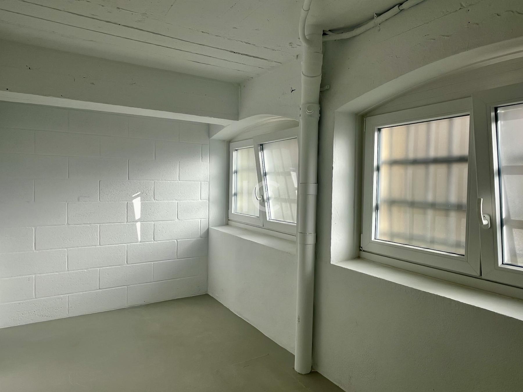 For rent of storage room in Berango