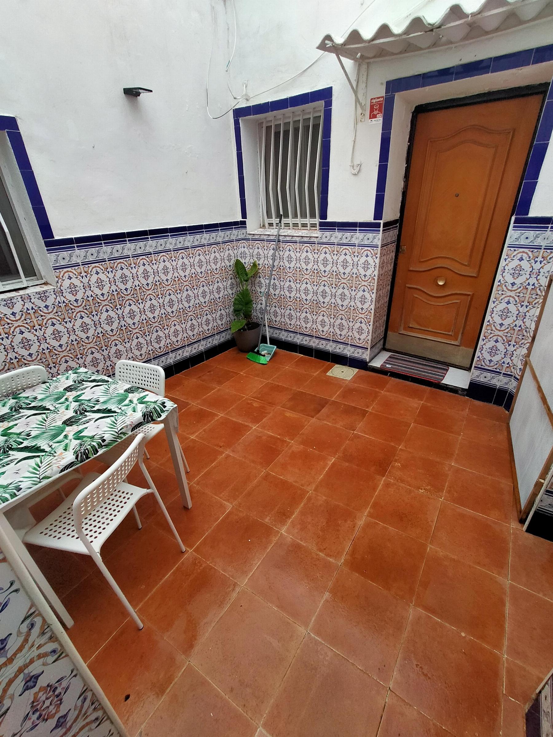 For sale of house in San Fernando