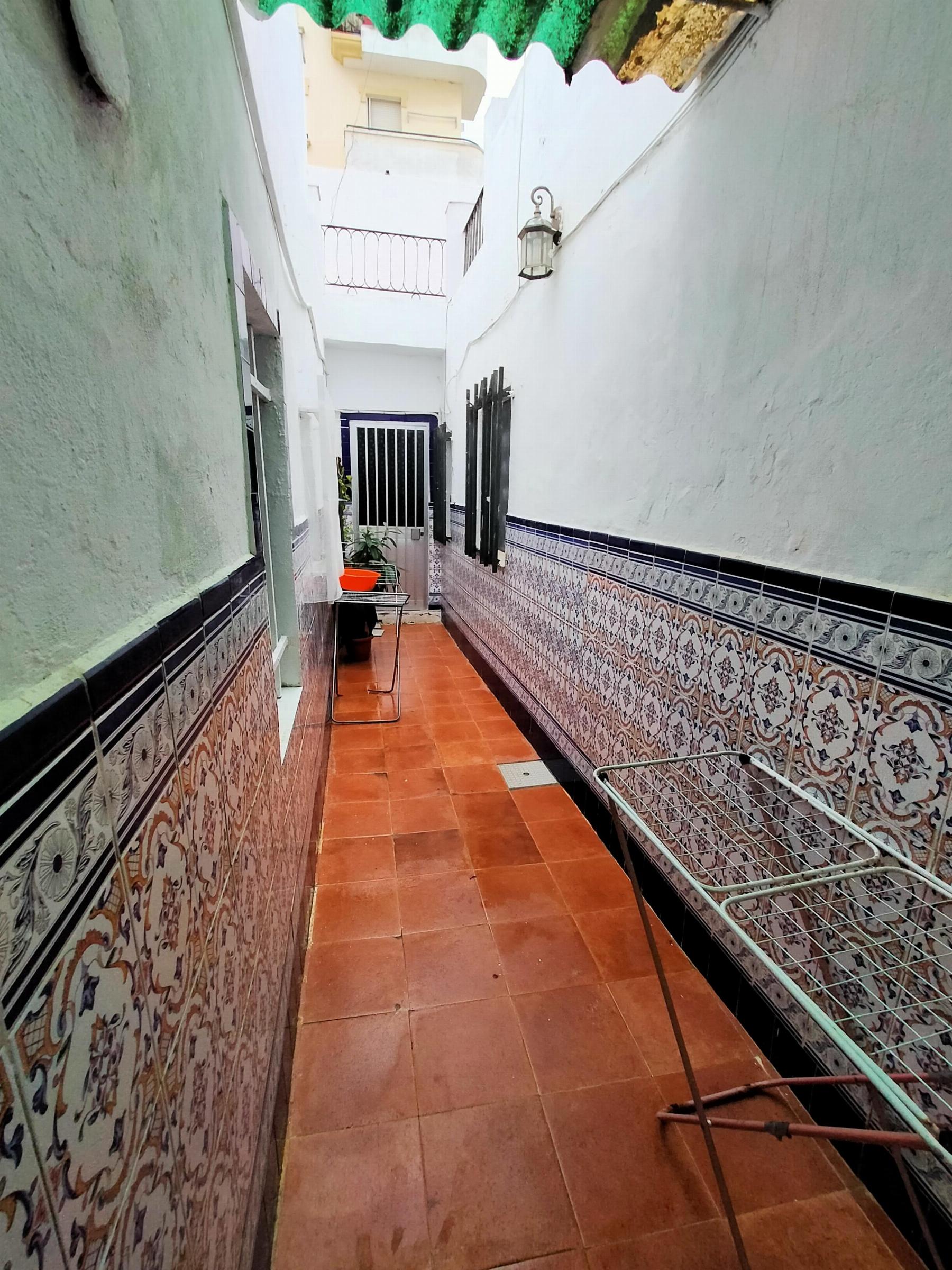 For sale of house in San Fernando