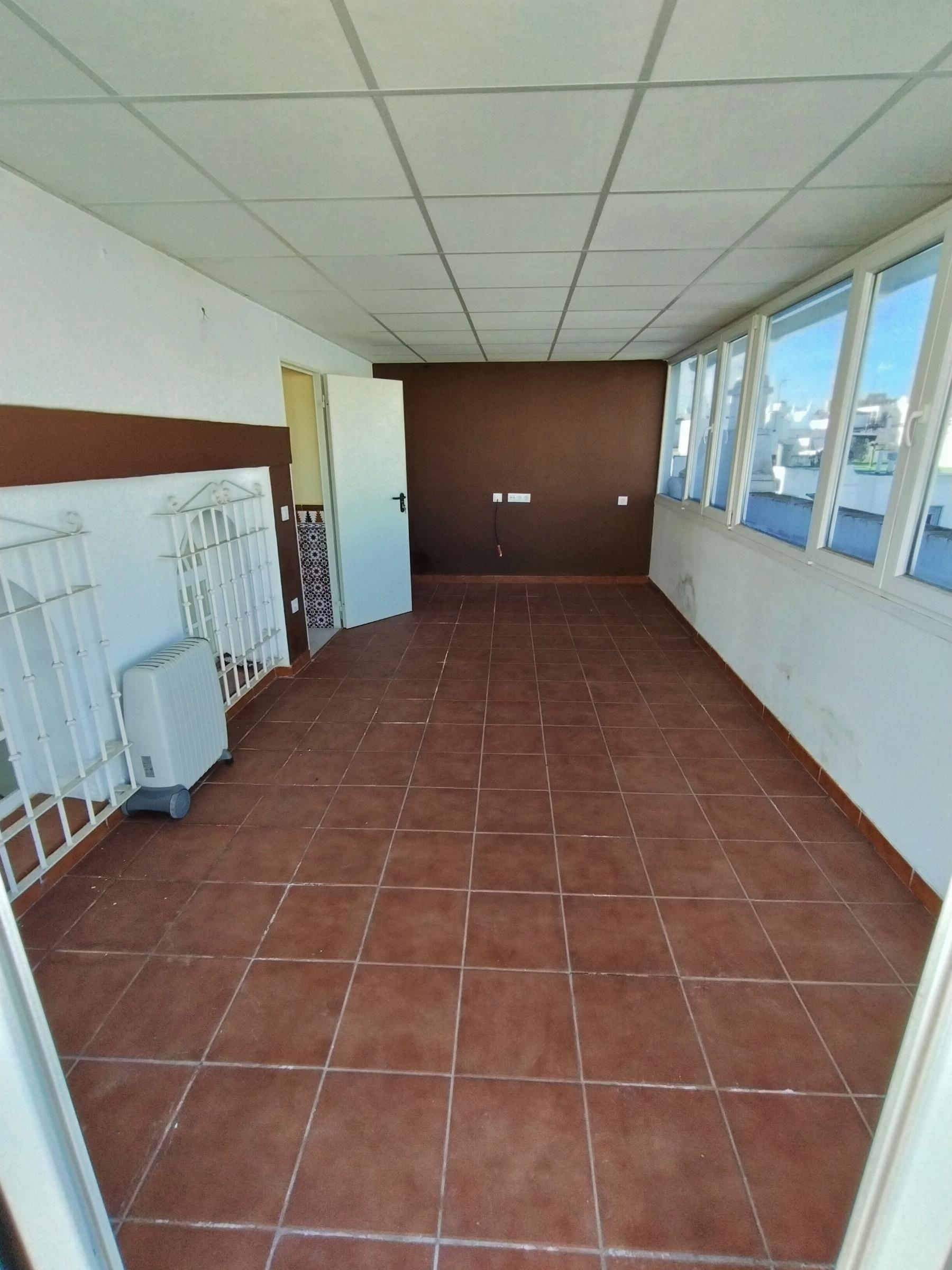 For sale of house in San Fernando