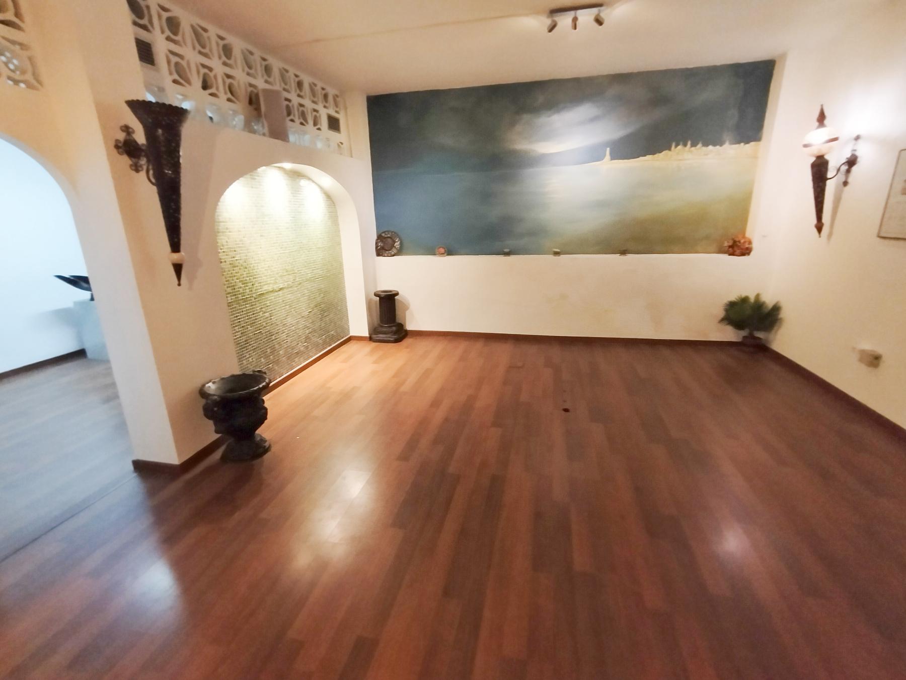 For sale of house in San Fernando