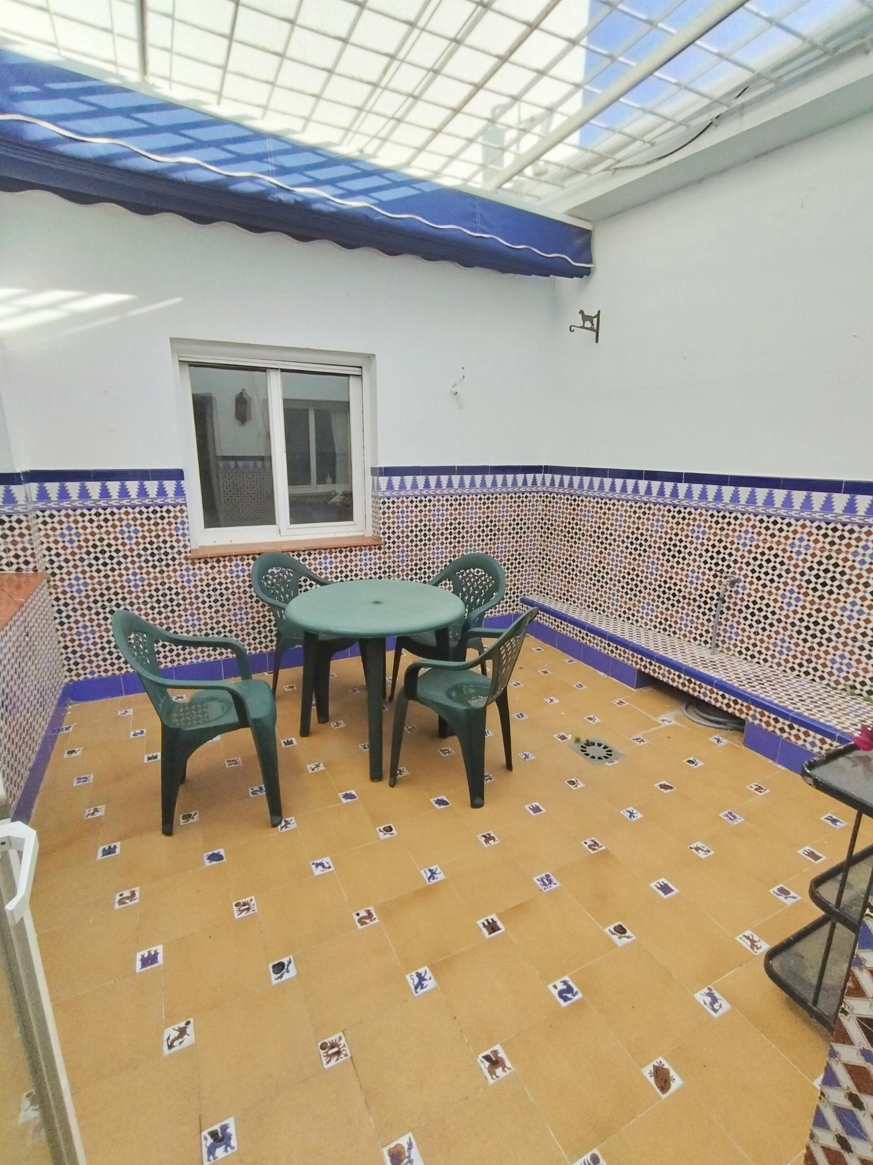 For sale of house in San Fernando