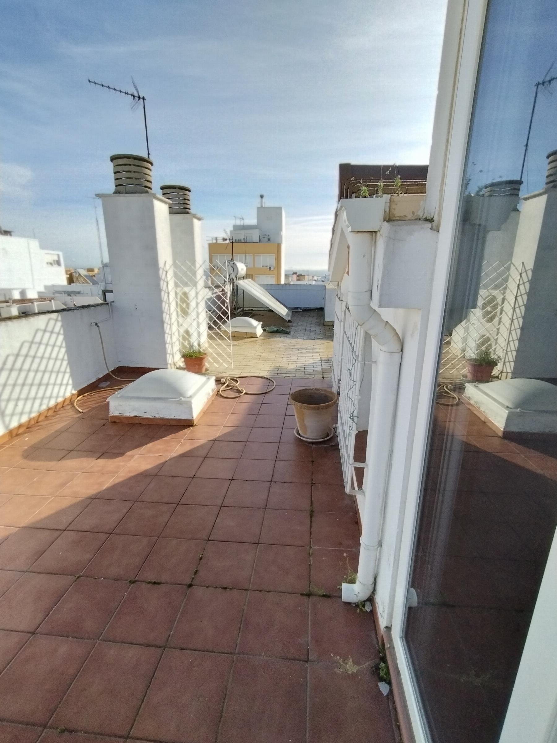 For sale of house in San Fernando