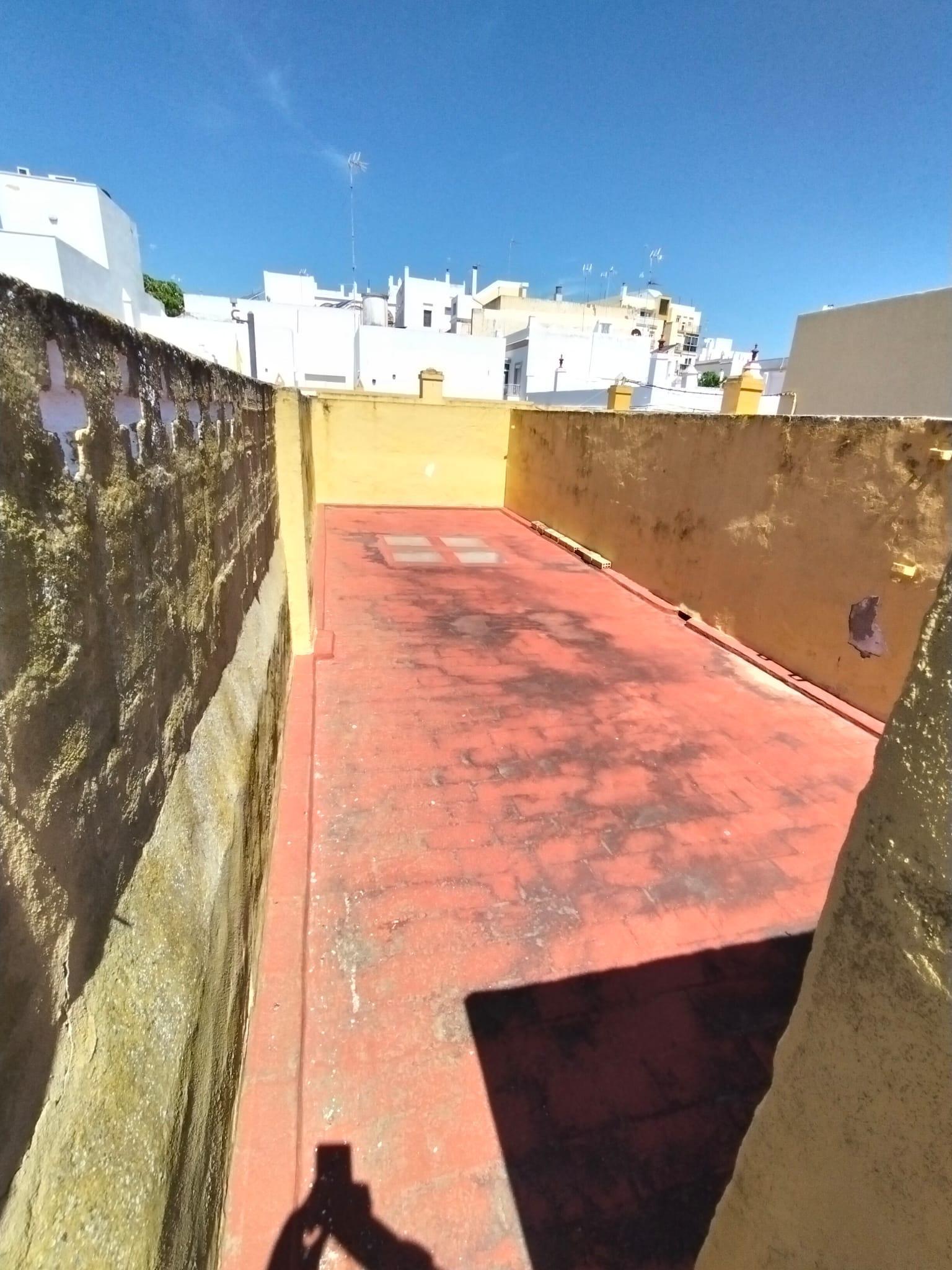For sale of house in San Fernando