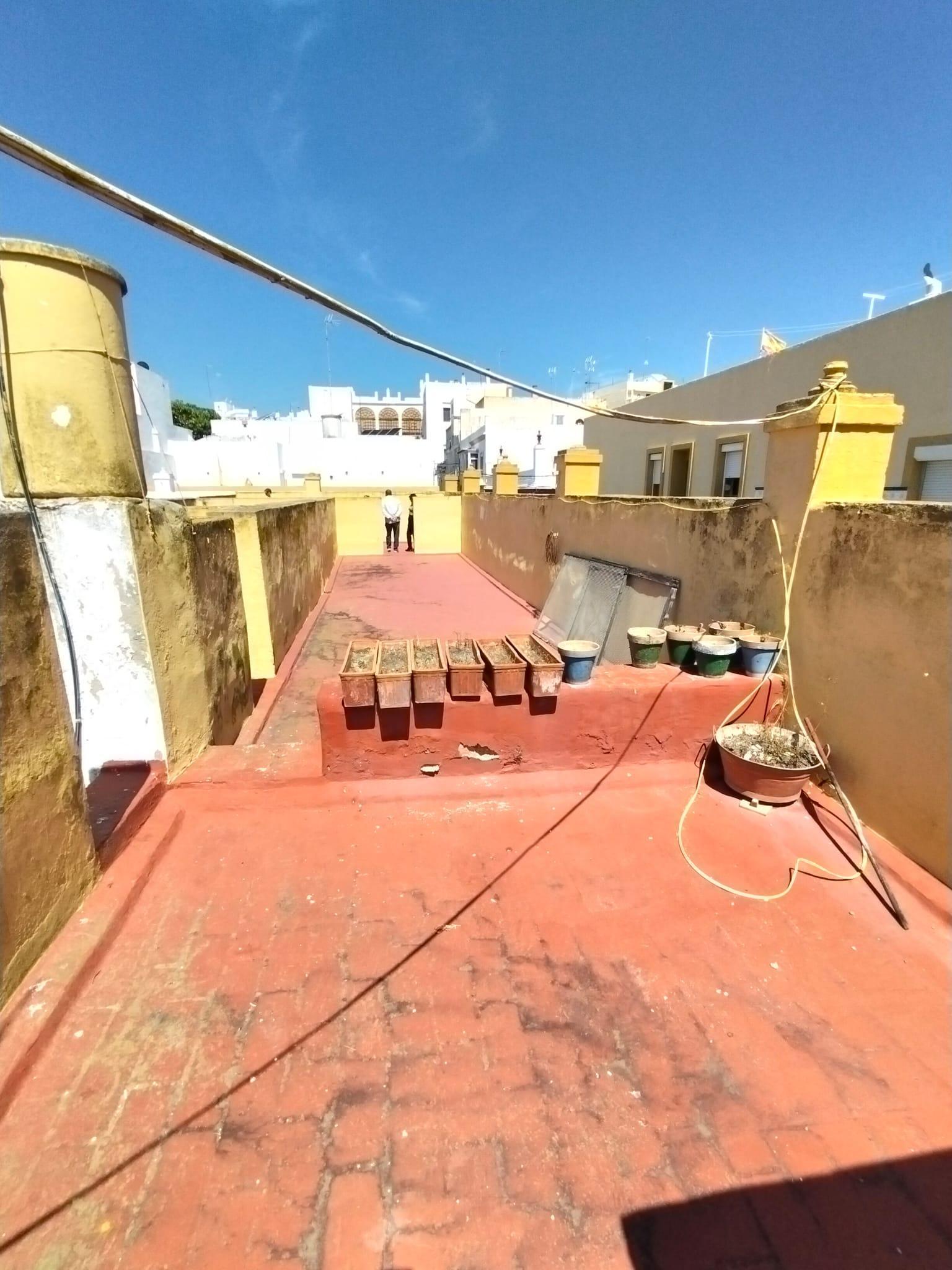 For sale of house in San Fernando