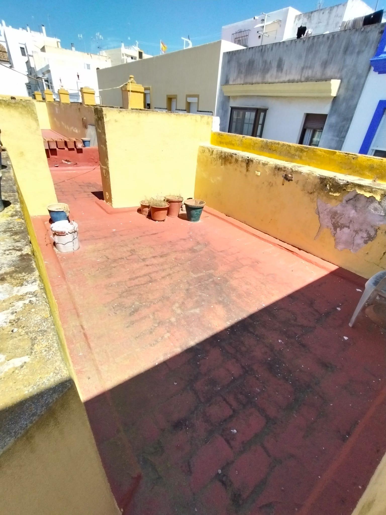For sale of house in San Fernando