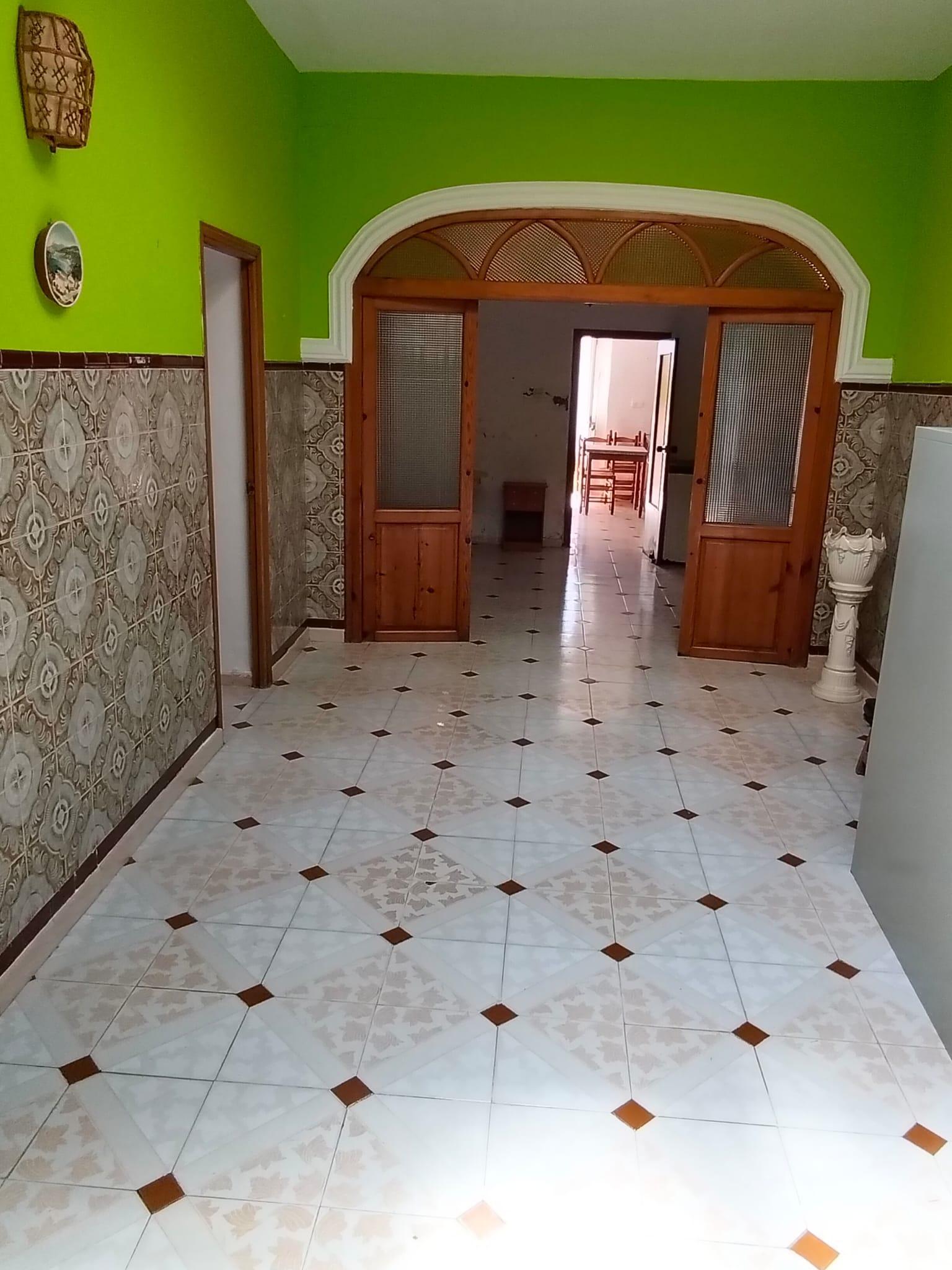 For sale of house in San Fernando