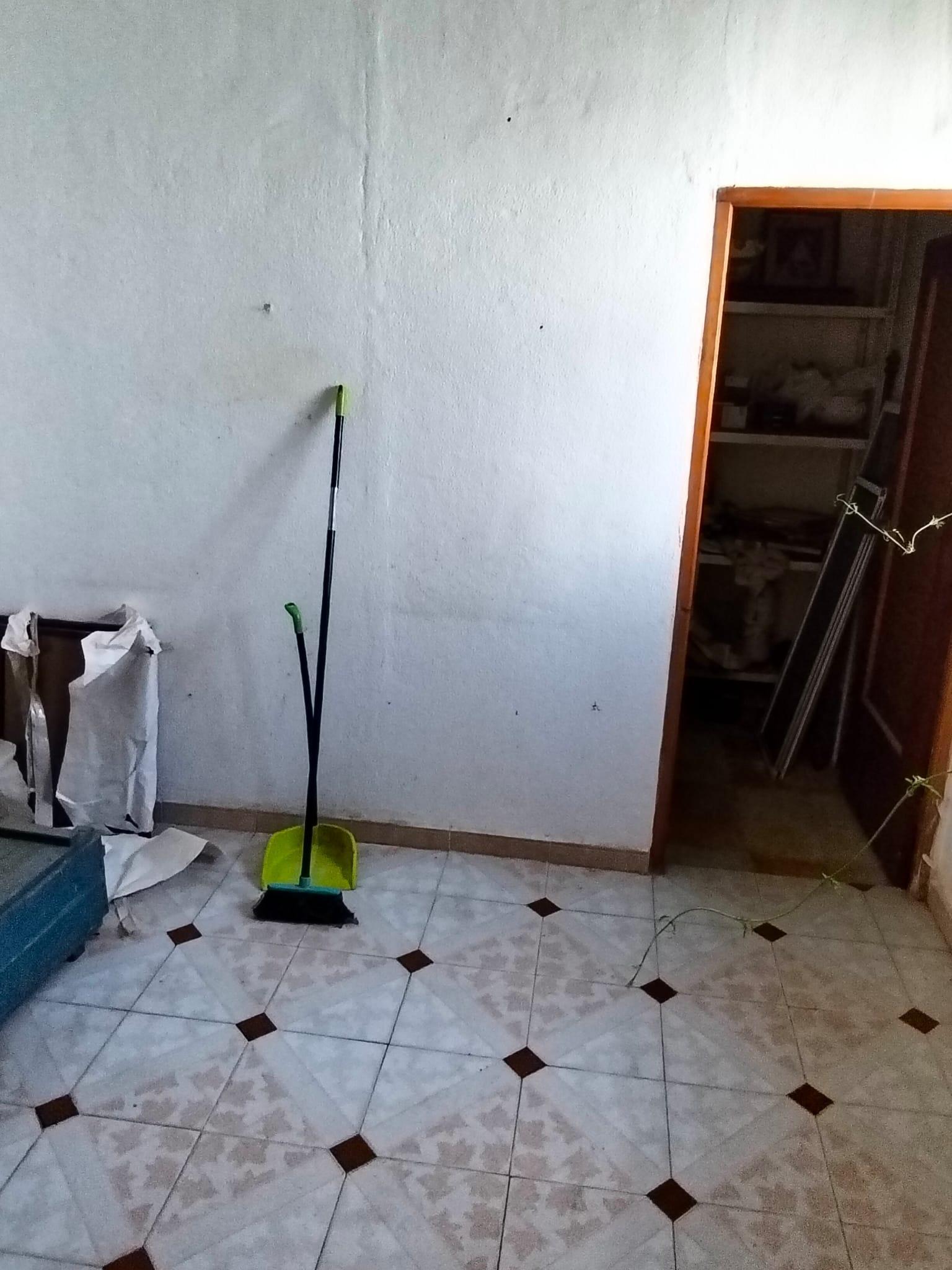 For sale of house in San Fernando