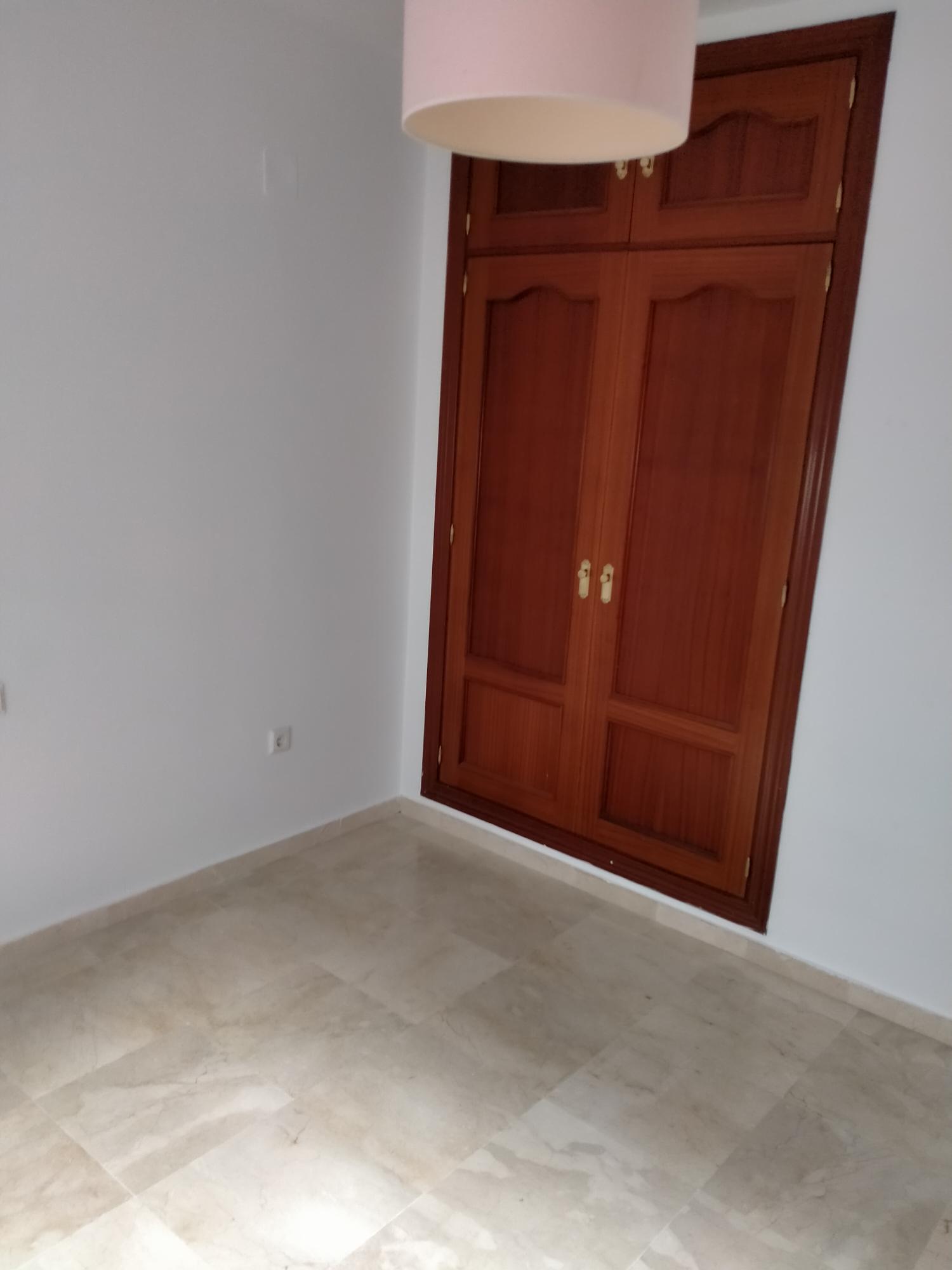 For sale of flat in San Fernando