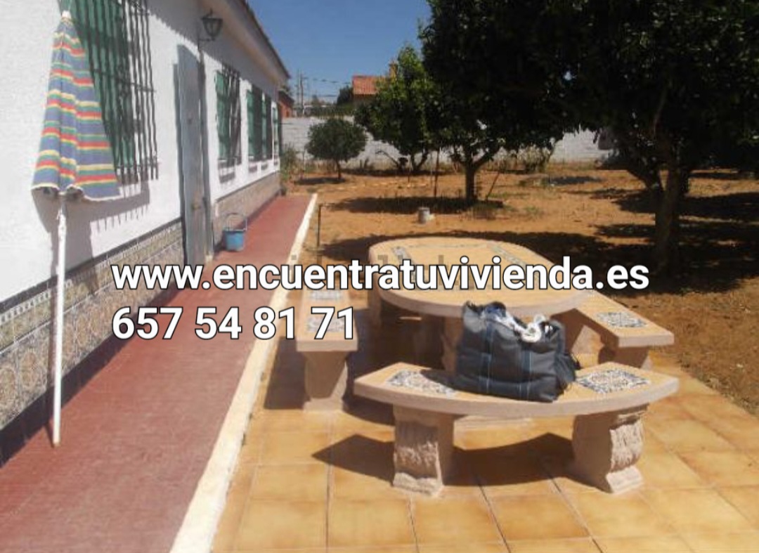 Myynti
 from
 pieni huvila
 sisään

 Chiclana de la Frontera