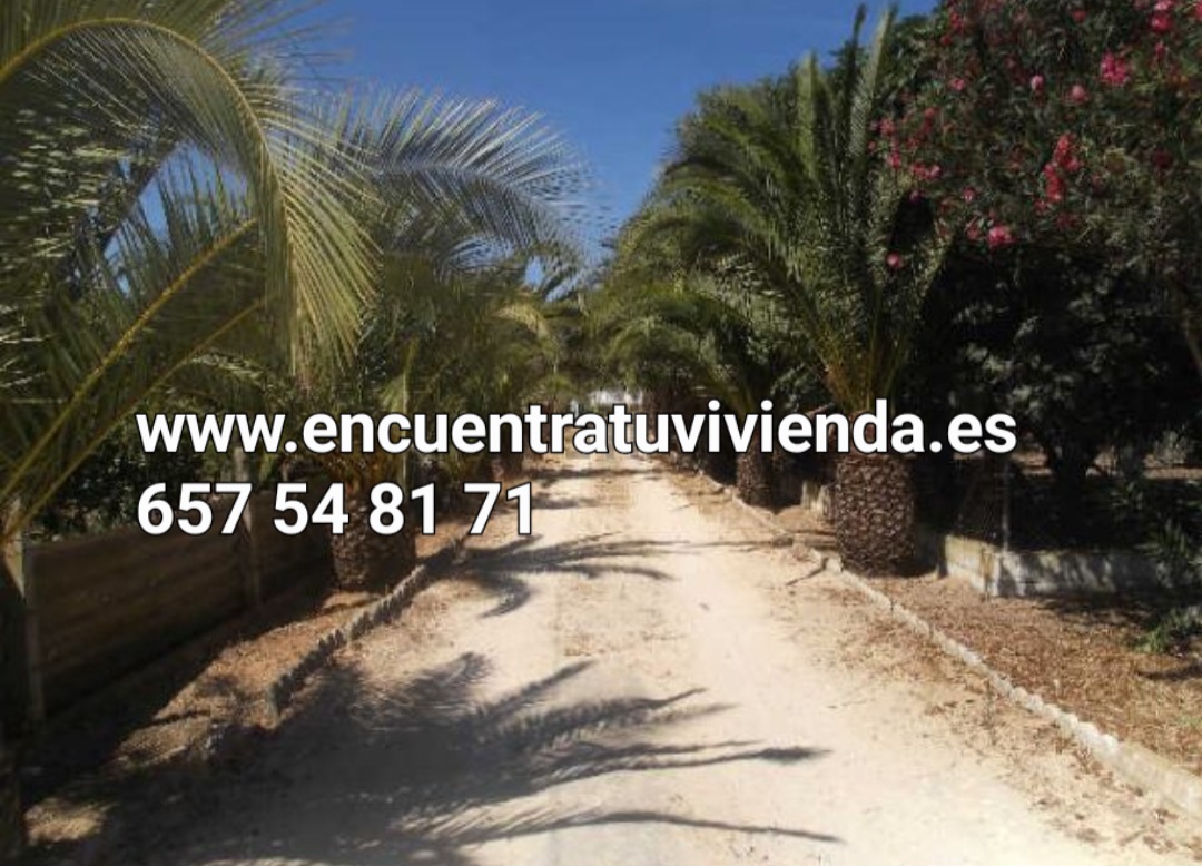 Myynti
 from
 pieni huvila
 sisään

 Chiclana de la Frontera