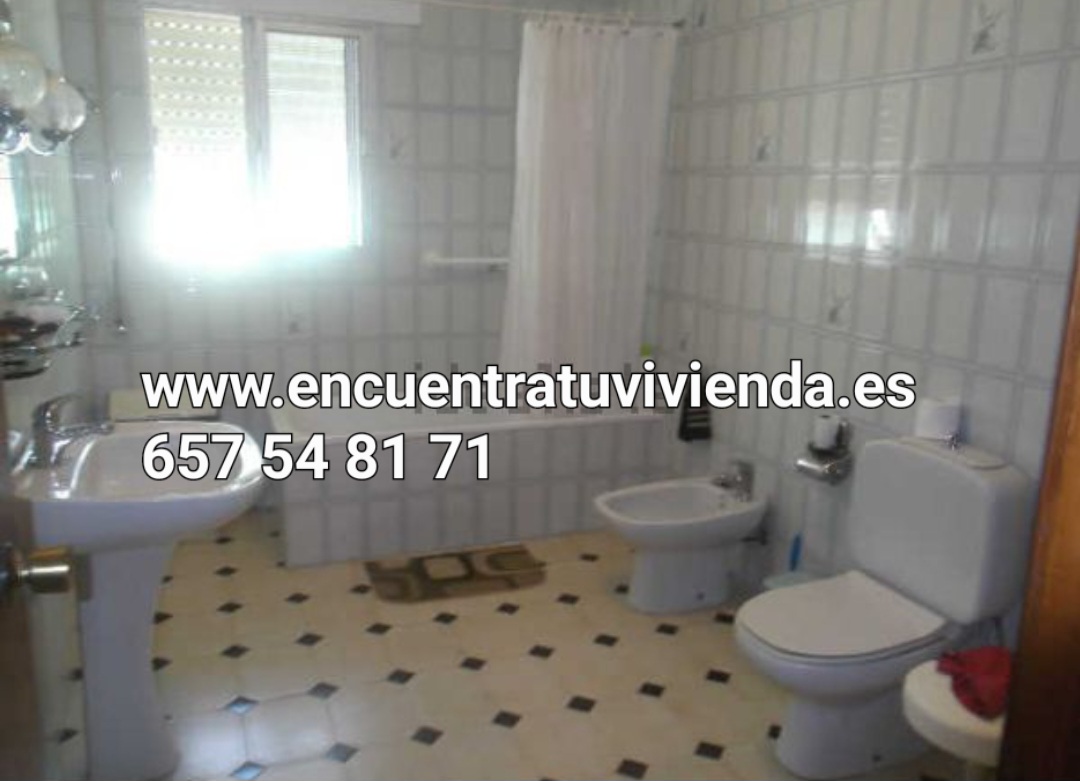 Myynti
 from
 pieni huvila
 sisään

 Chiclana de la Frontera