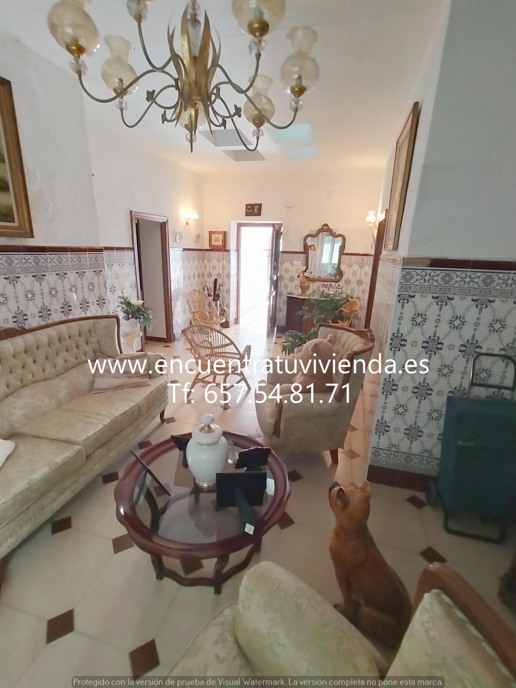 For sale of house in San Fernando