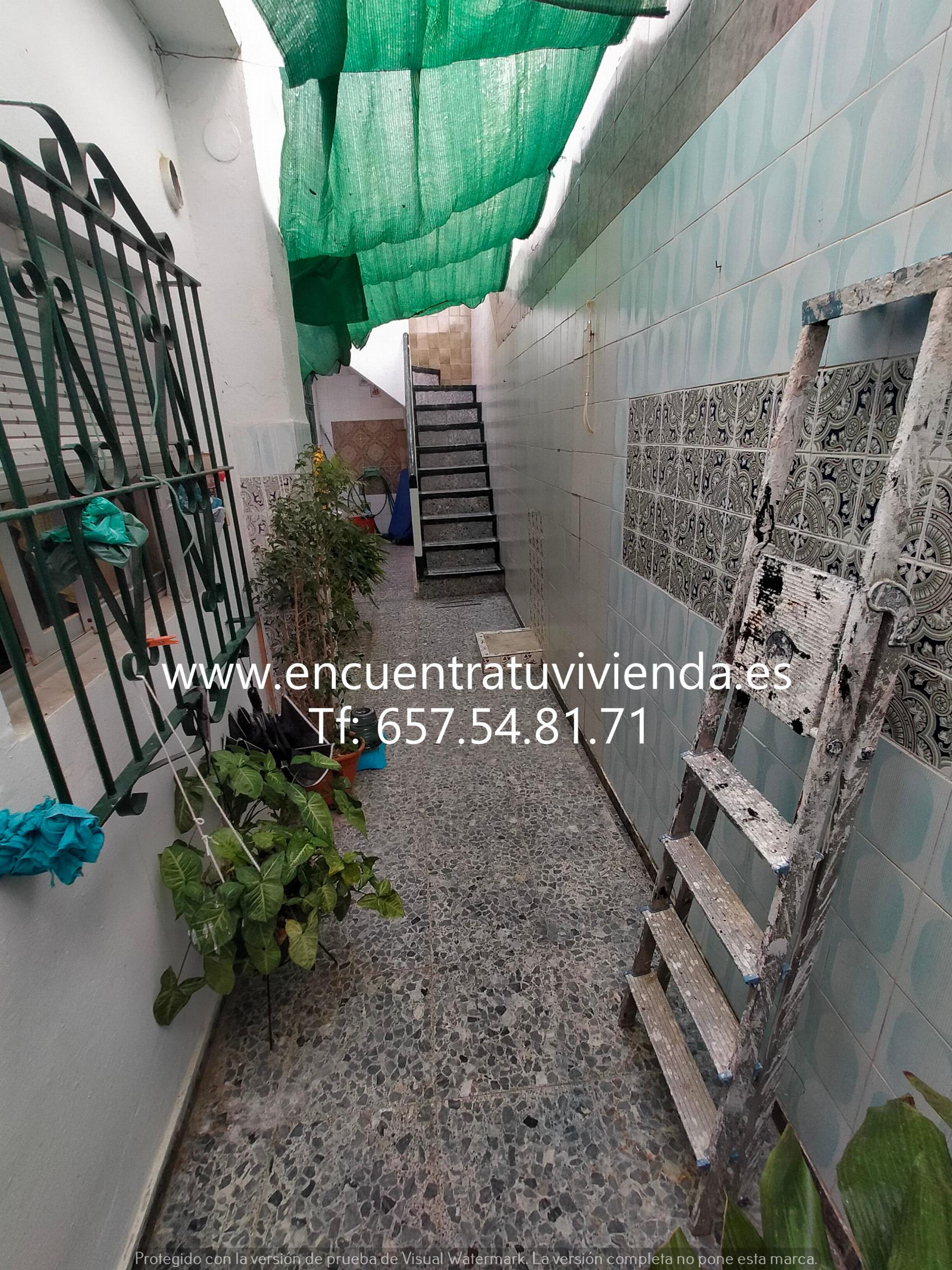 For sale of house in San Fernando