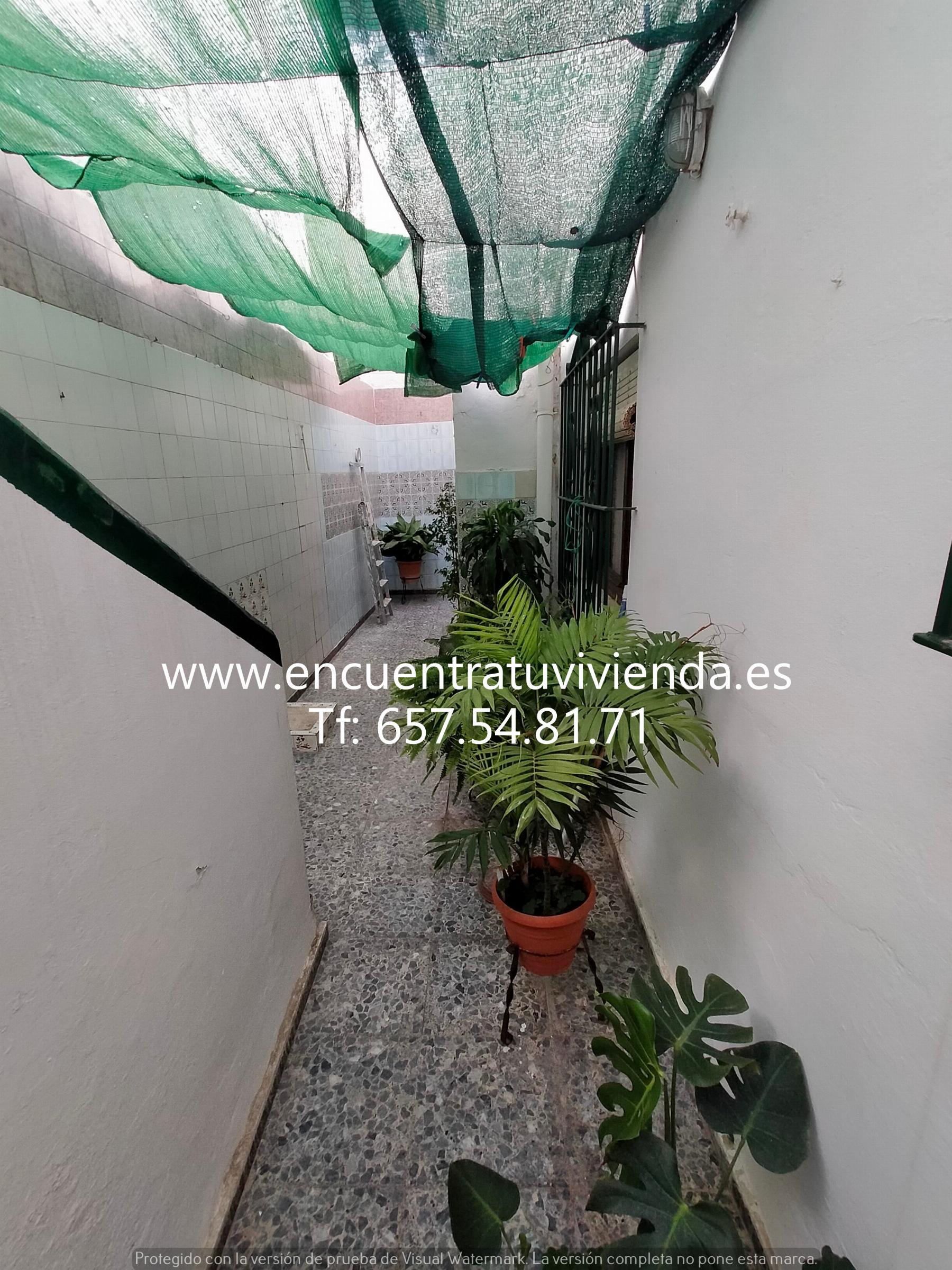 For sale of house in San Fernando