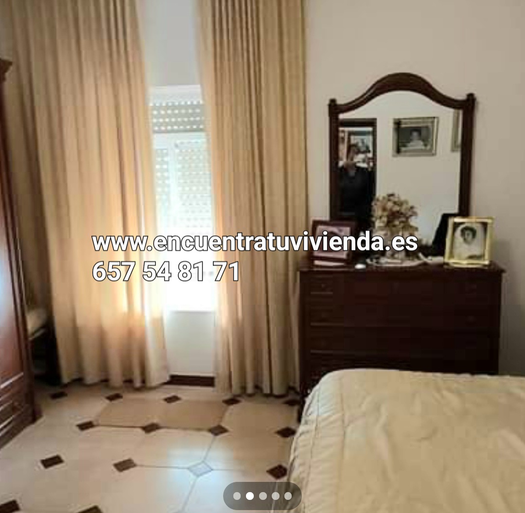 For sale of house in San Fernando