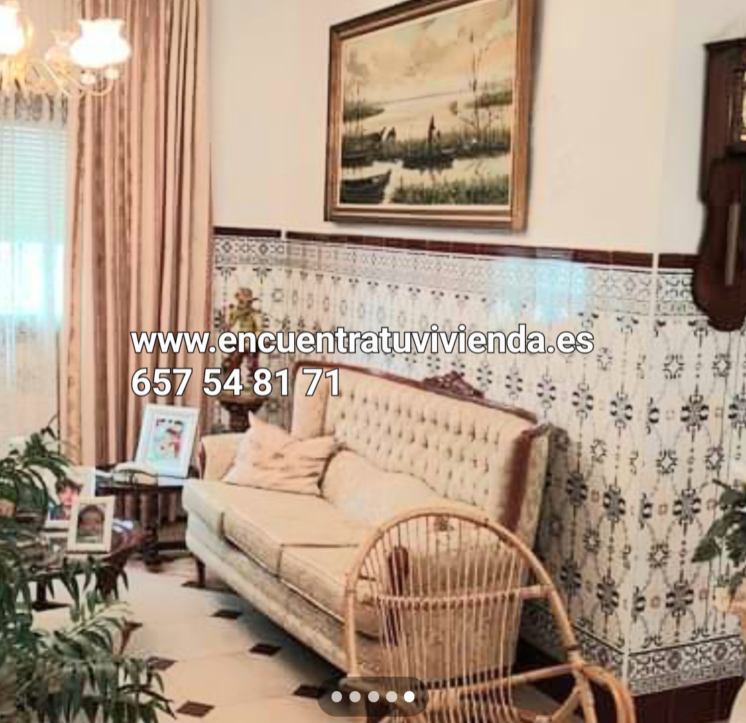 For sale of house in San Fernando