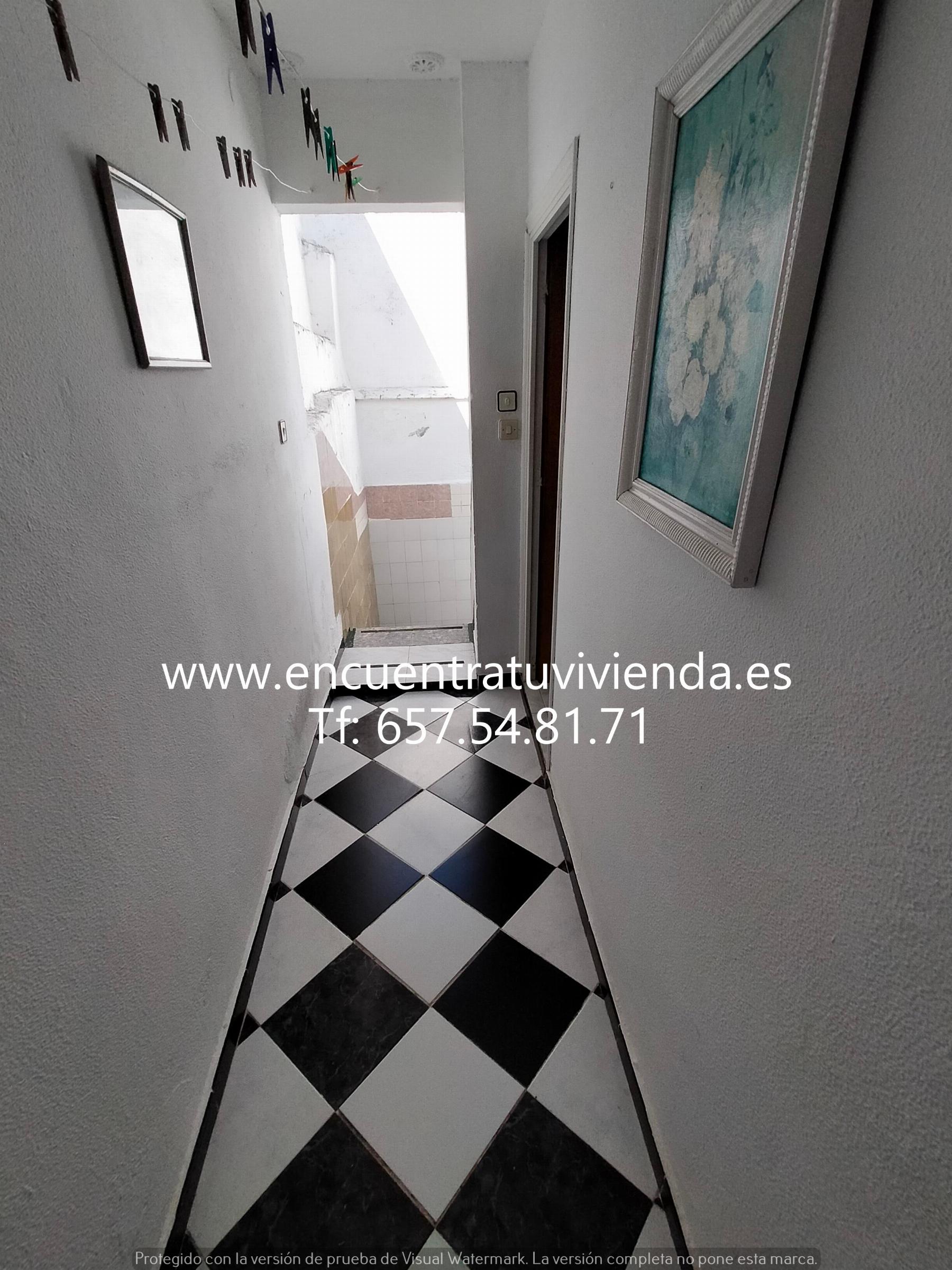 For sale of house in San Fernando