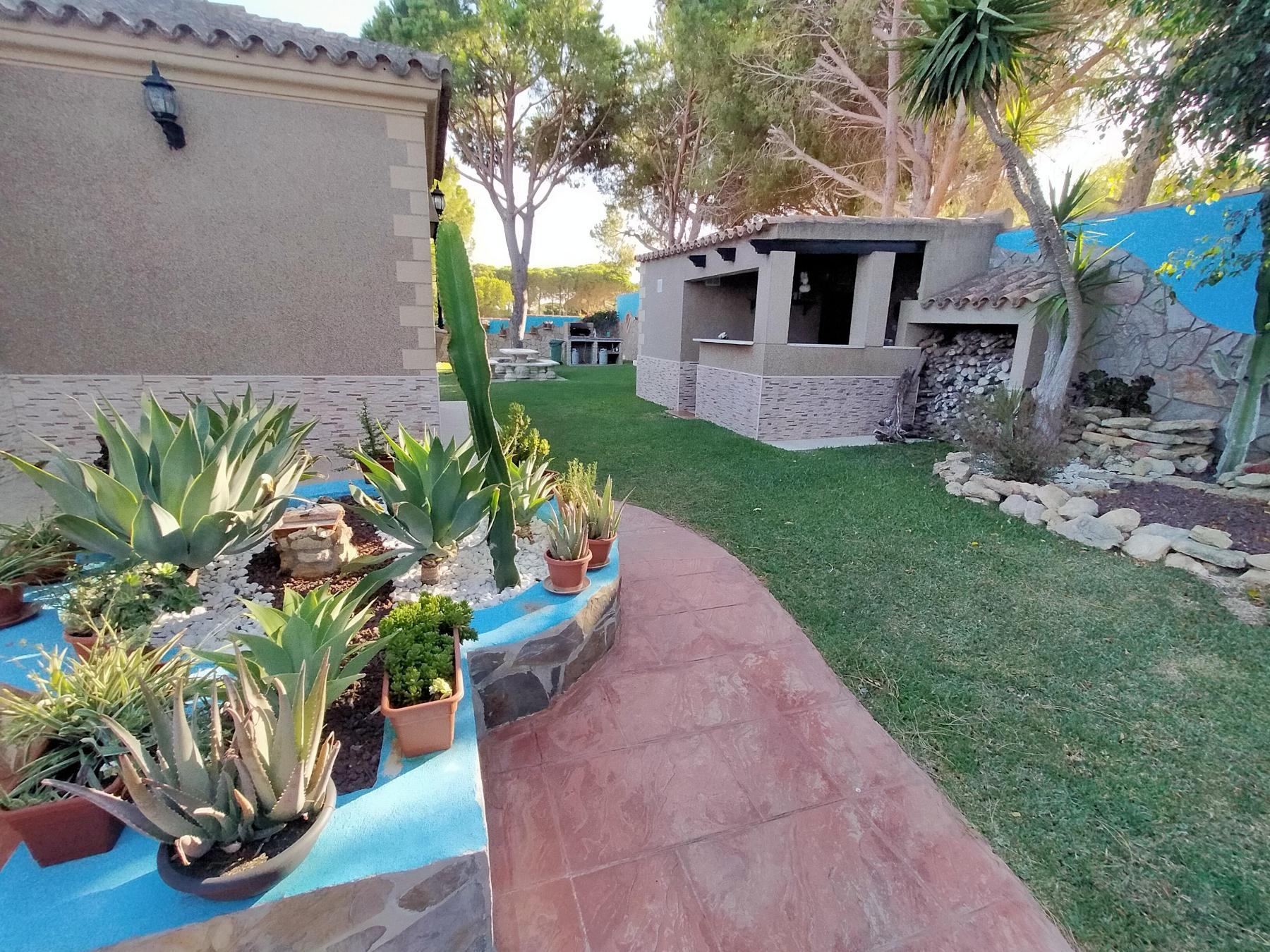 For sale of chalet in Chiclana de la Frontera
