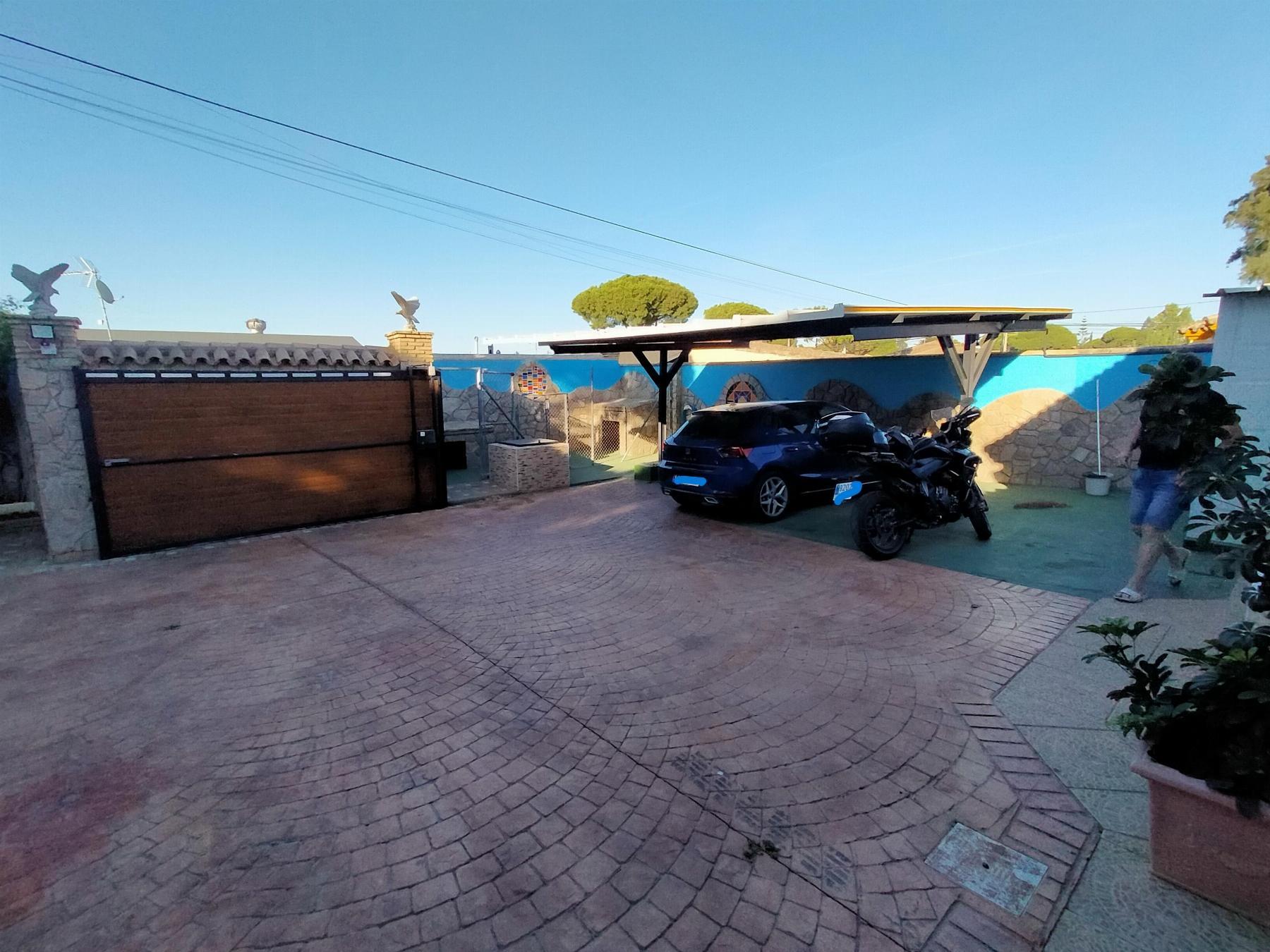 For sale of chalet in Chiclana de la Frontera