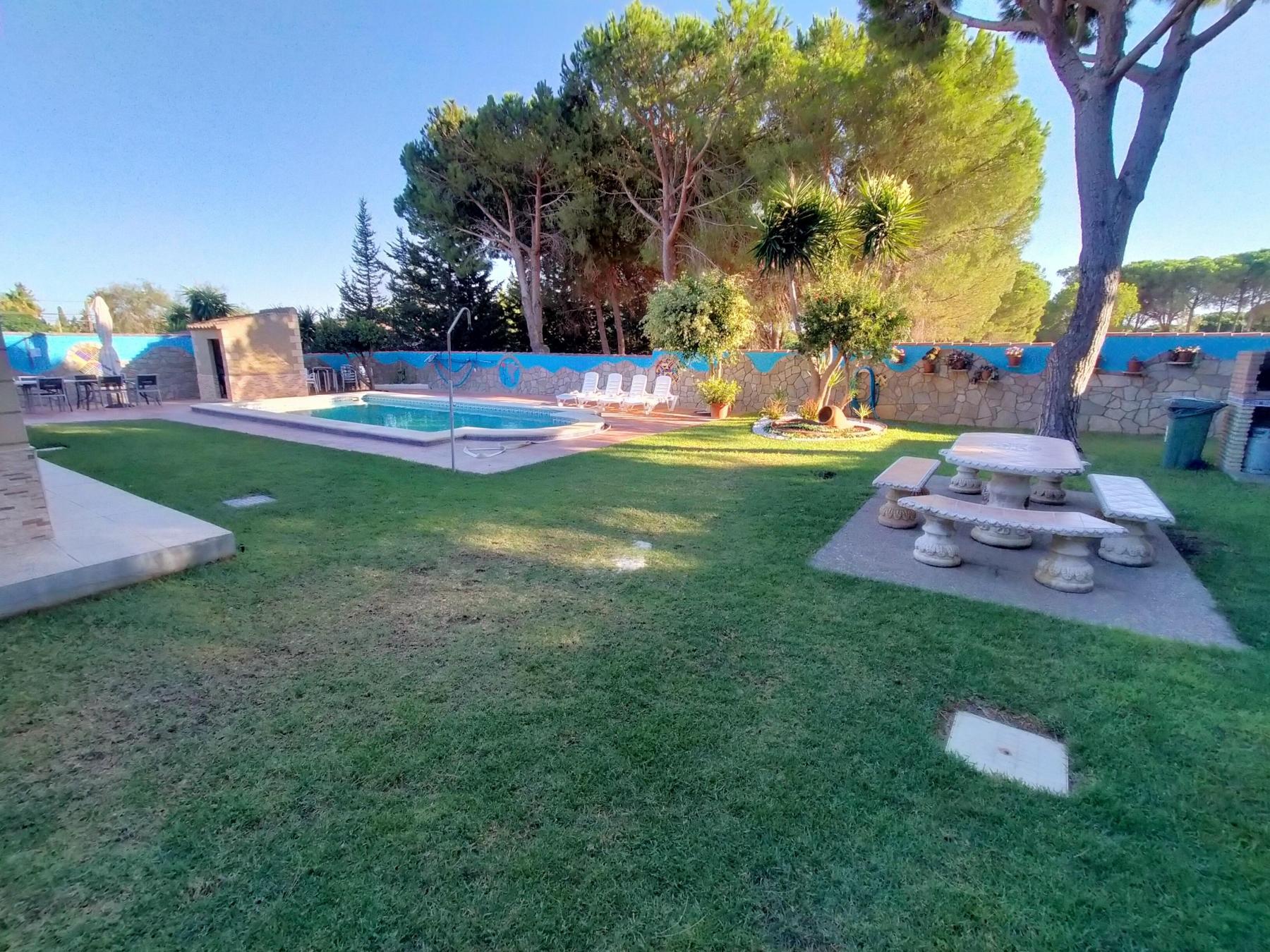 For sale of chalet in Chiclana de la Frontera