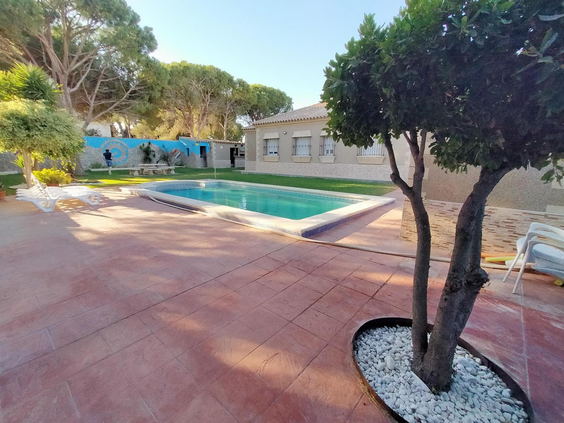 For sale of chalet in Chiclana de la Frontera