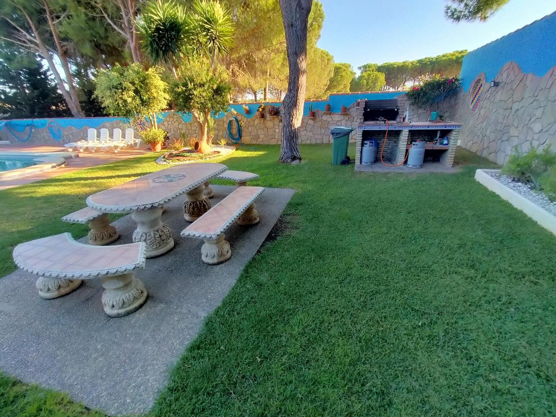 For sale of chalet in Chiclana de la Frontera