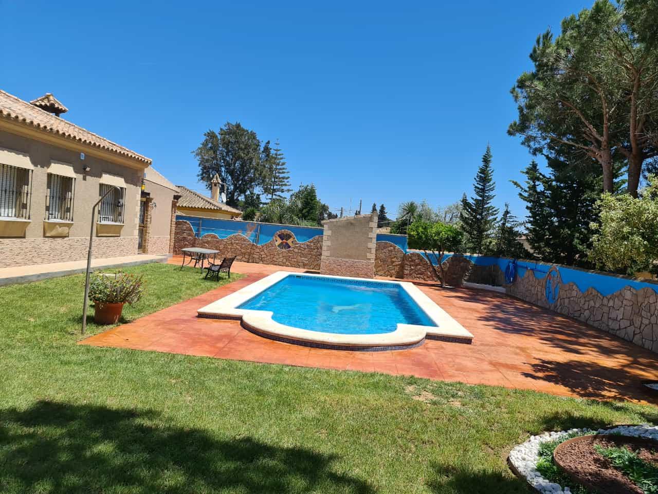 For sale of chalet in Chiclana de la Frontera
