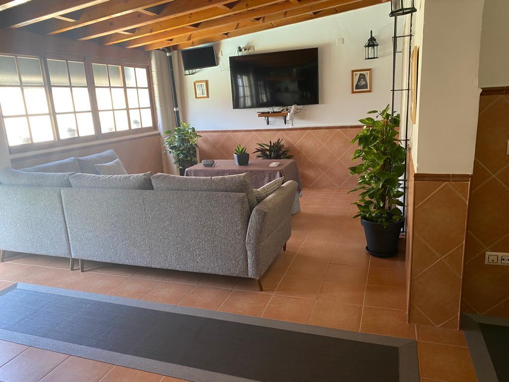 For sale of house in San Fernando
